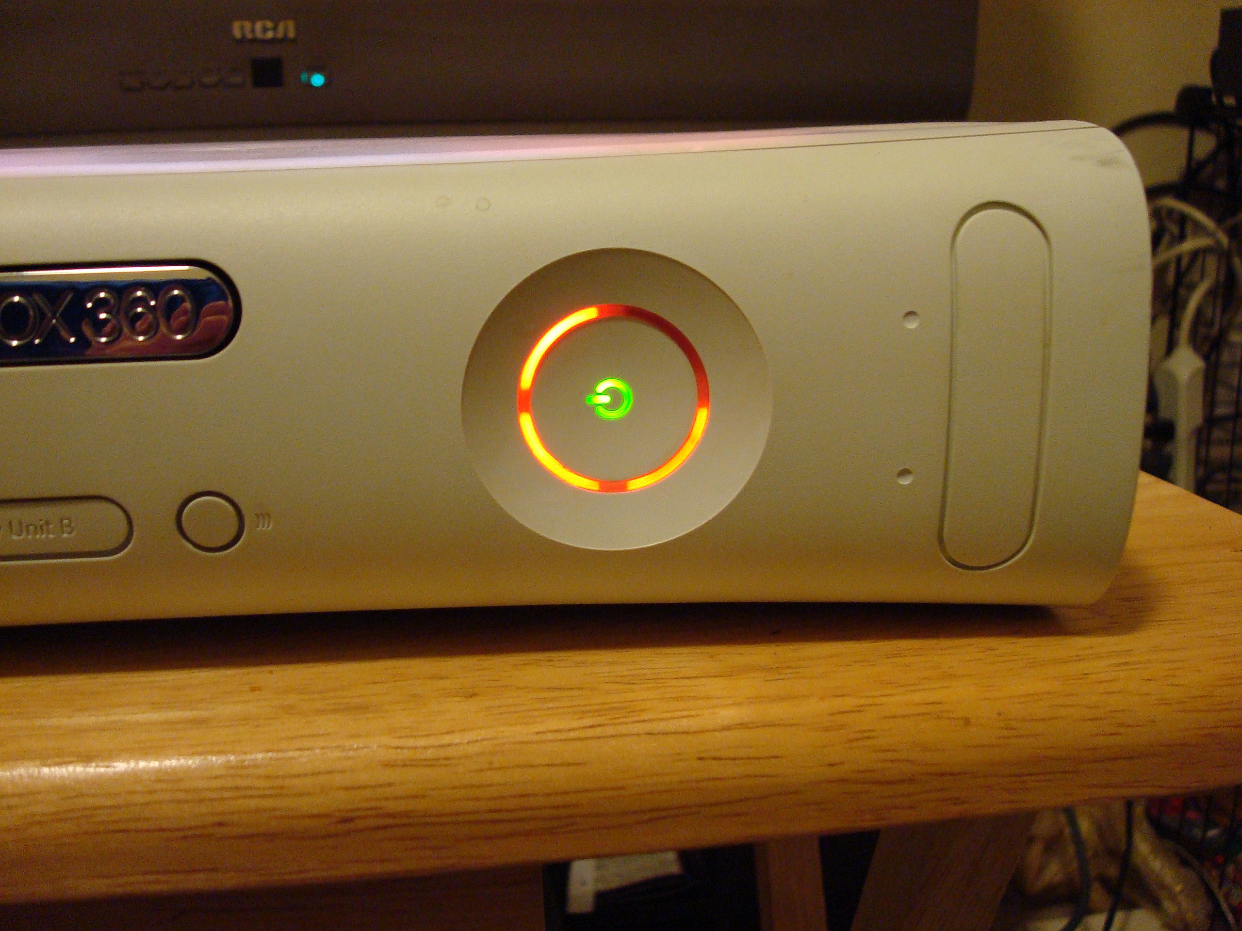 Anh em ngày xưa chơi Xbox 360 có bị "đèn đỏ" không? Đến giờ Microsoft mới hé lộ lý do chính xác