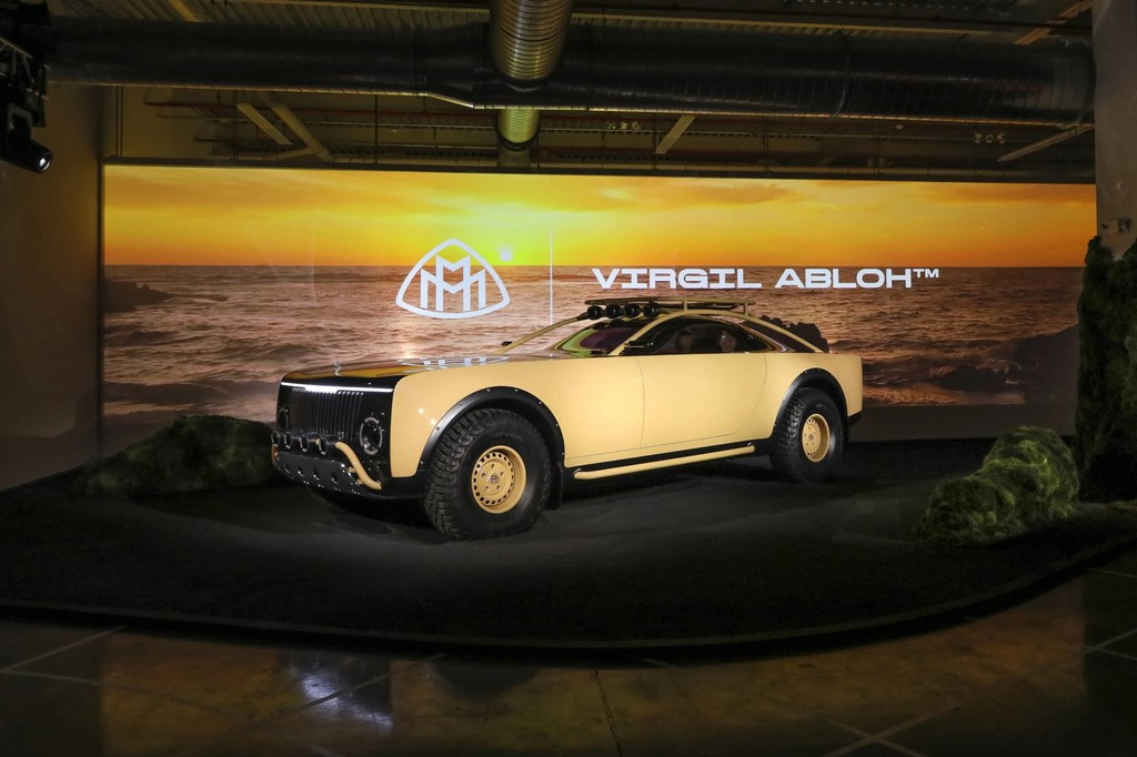 Mercedes-Benz trình làng Maybach năng lượng mặt trời do cố CEO Off-White, Virgil Abloh thiết kế