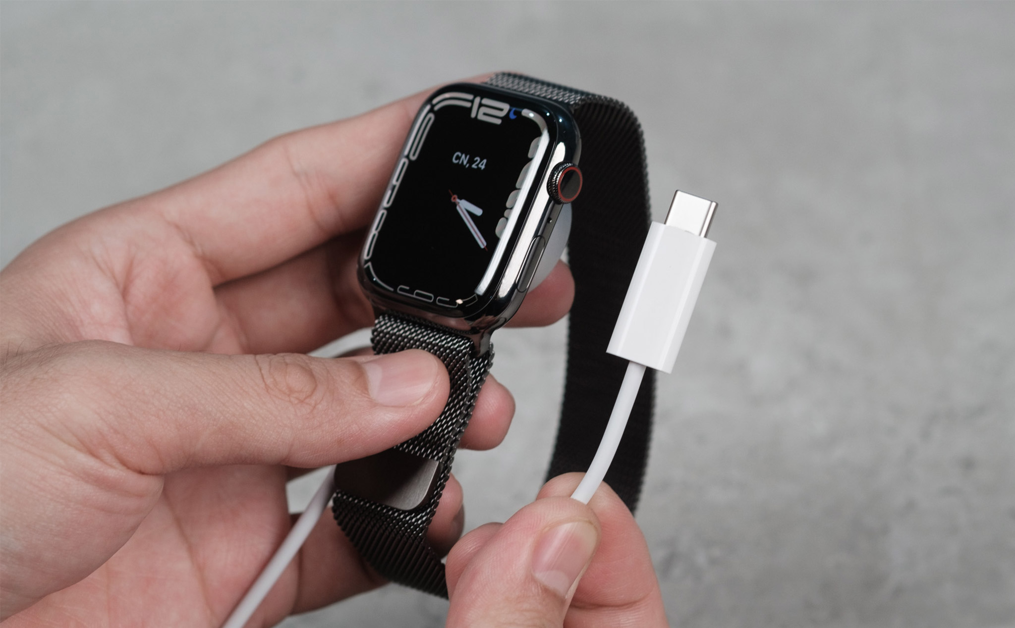 Người dùng gặp lỗi sạc chậm trên Apple Watch Series 7 sau khi cập nhật watchOS 8.3