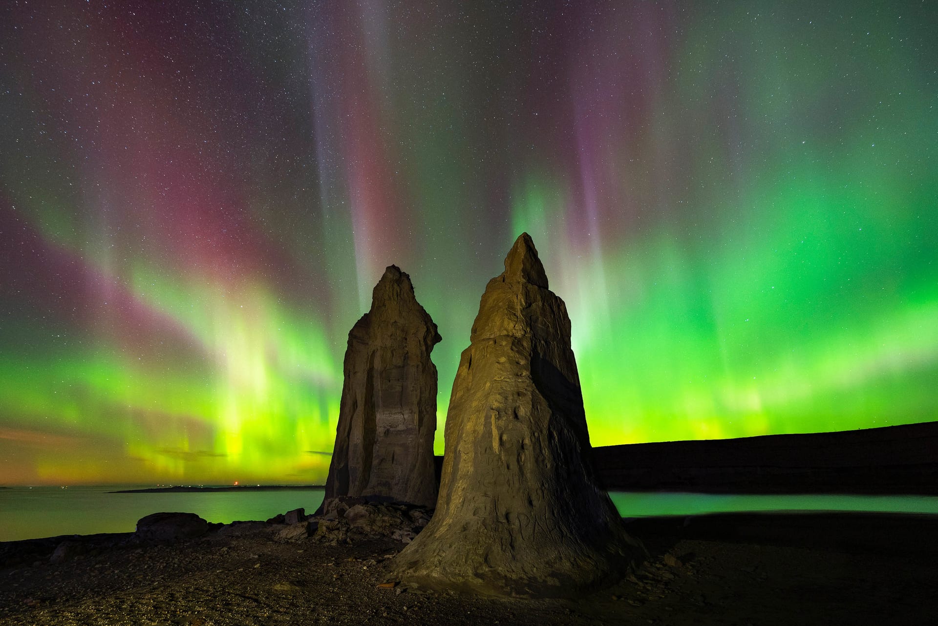Northern-Lights-Dakota-USA.jpg