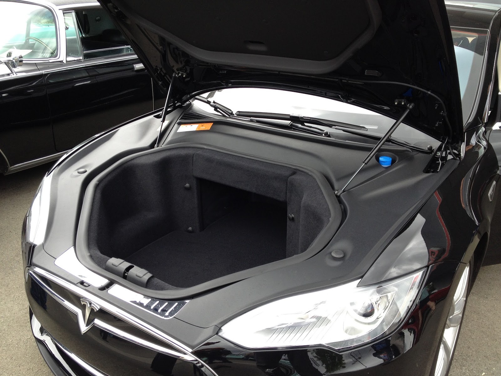 Tesla triệu hồi gần nửa triệu chiếc Model 3 và Model S để sửa lỗi nắp thùng xe
