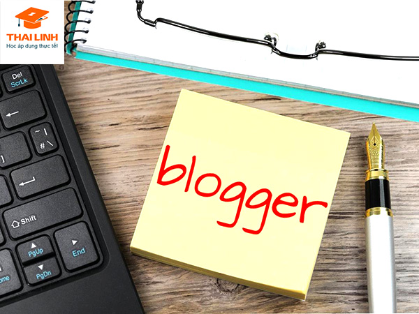 Có nên dùng Blogger để làm Website chính và lâu dài.