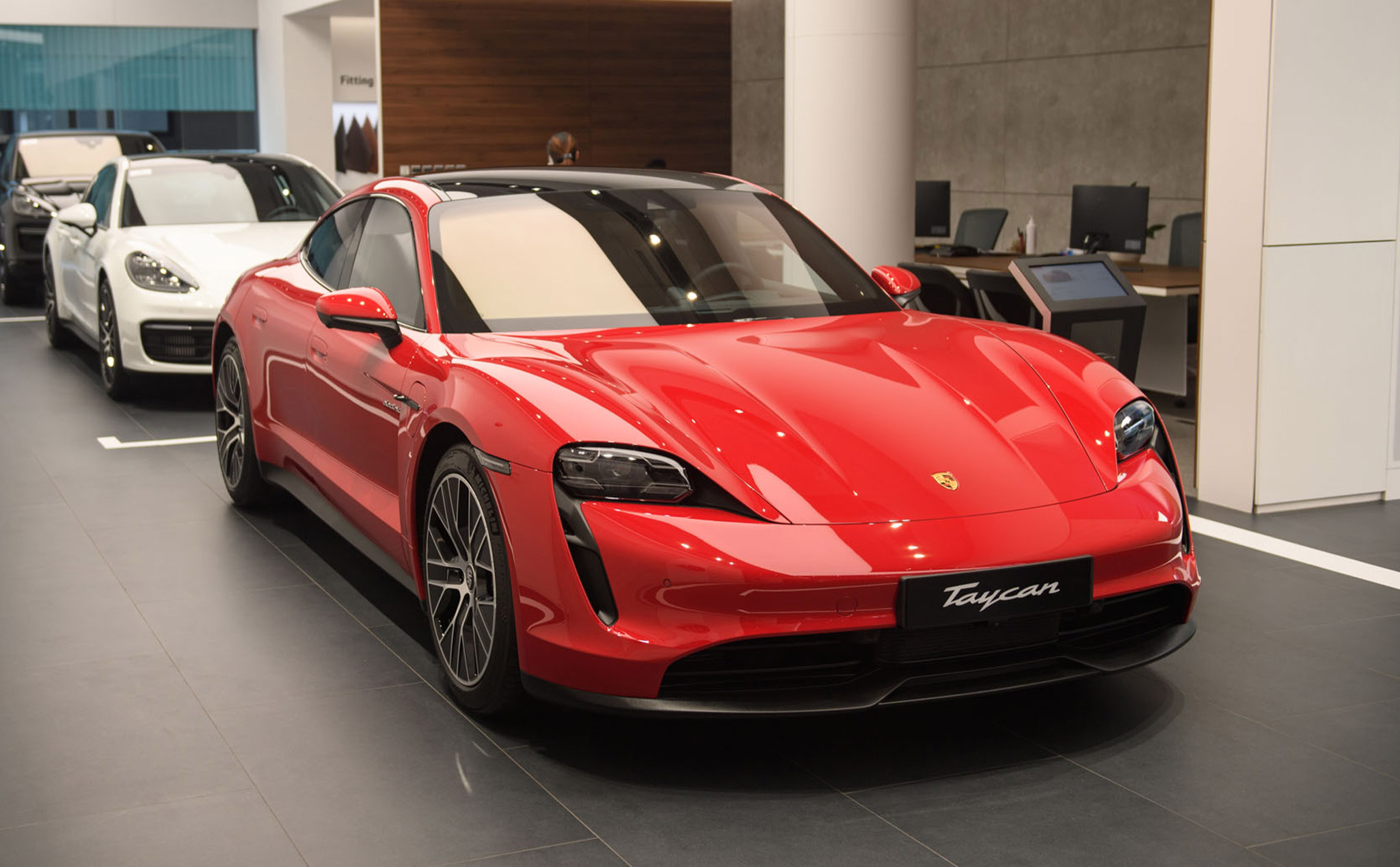 Porsche đạt kỷ lục doanh số trong năm 2021, hơn 300.000 chiếc đã được bàn giao
