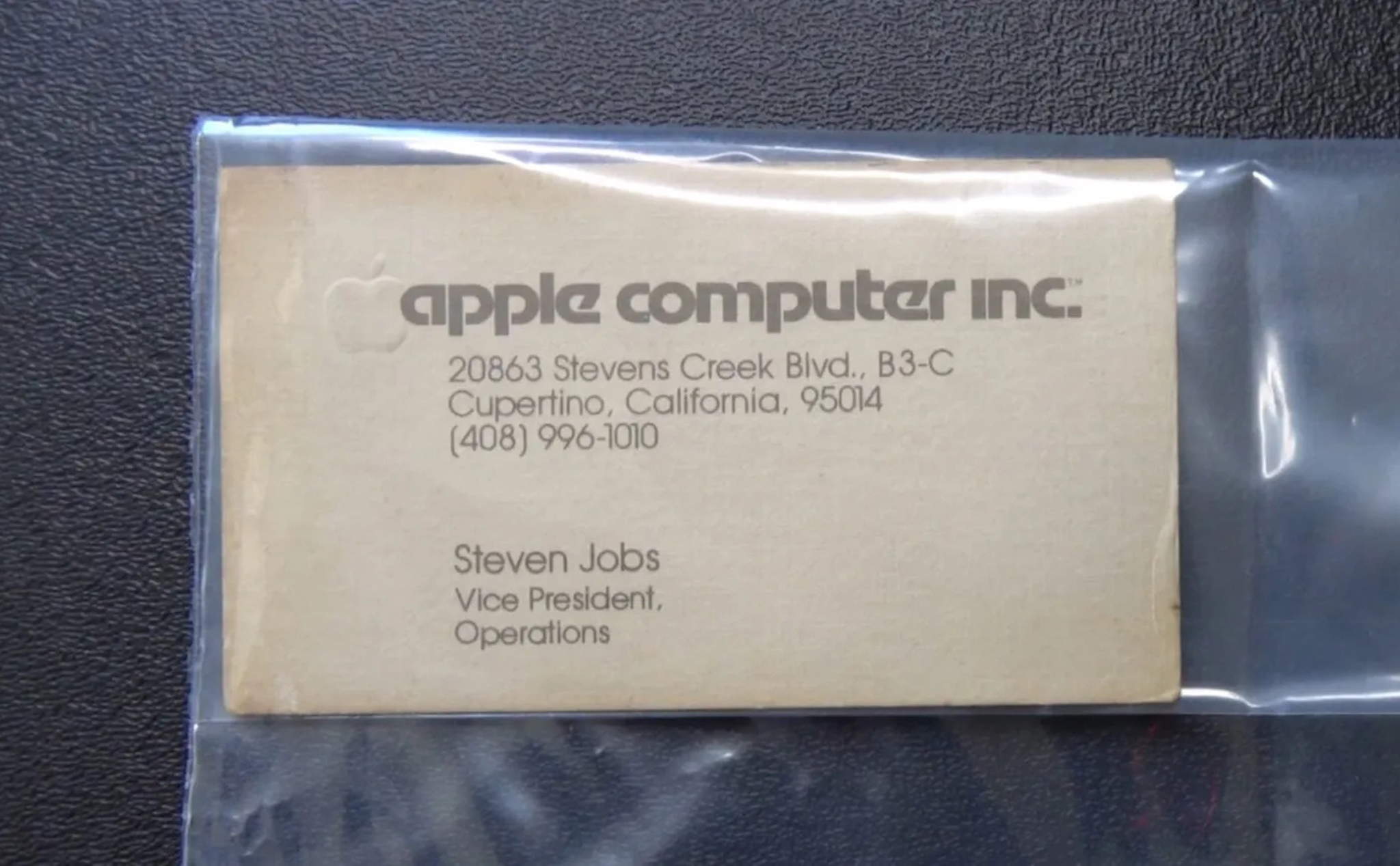 Danh thiếp của Steve Jobs thời làm phó giám đốc điều hành Apple sắp được đấu giá