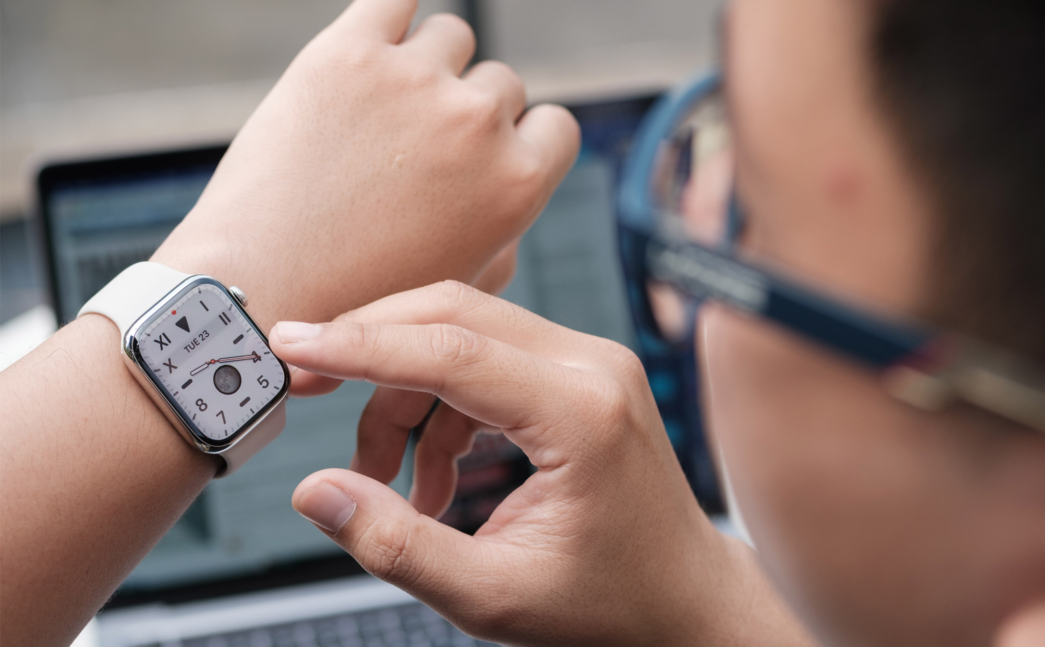 Cách để Apple Watch tự thay đổi mặt đồng hồ theo giờ hoặc theo địa điểm