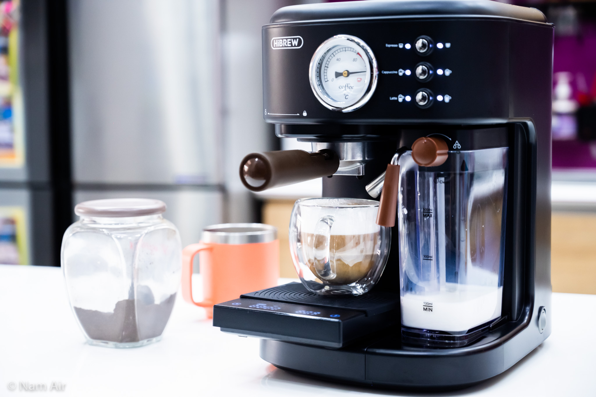 Trên tay máy pha cà phê HiBrew H8A: 3tr6, tự đánh sữa pha Cappuccino hoặc Latte