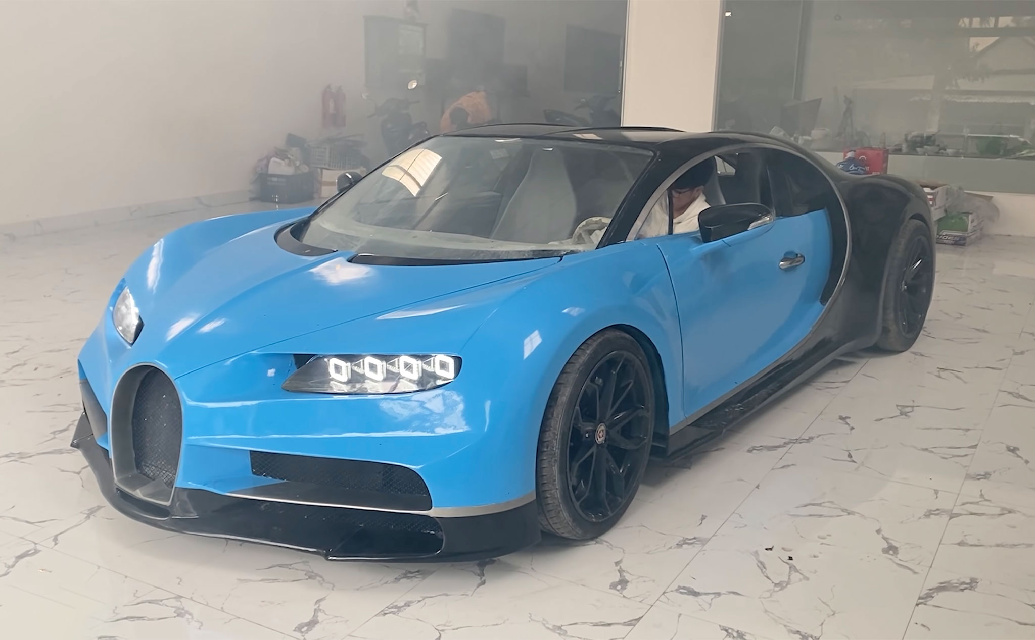 Video] Thanh niên Việt Nam tự làm xe ô tô có bề ngoài như Bugatti ...