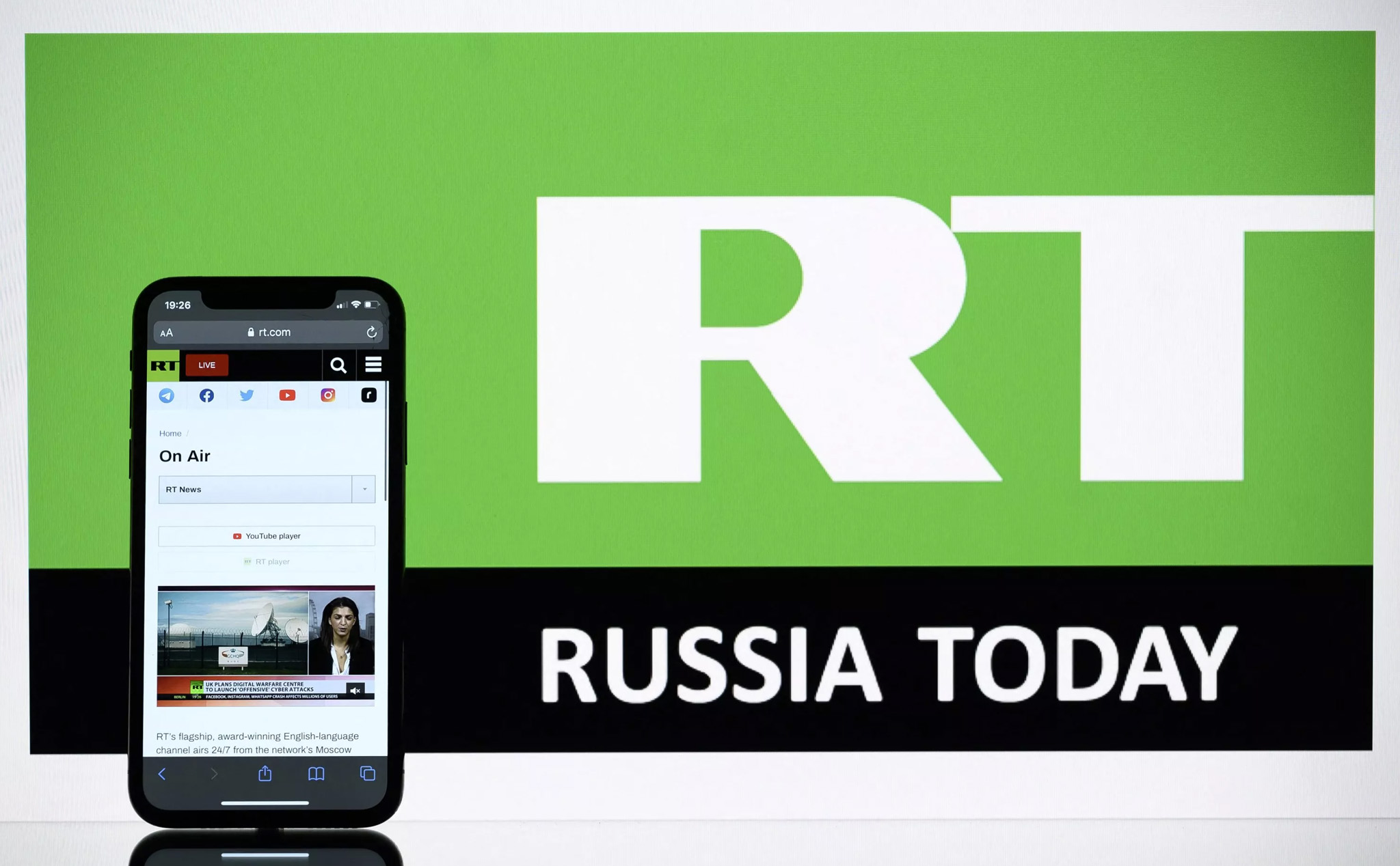 Microsoft gỡ bỏ ứng dụng RT, cấm quảng cáo thuộc sở hữu của Nga
