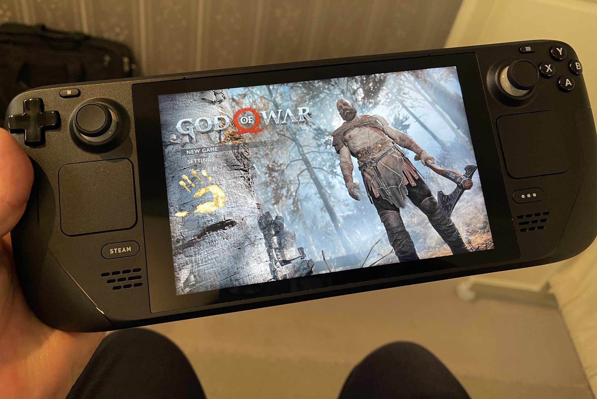 Mời xem video chơi God of War bản PC trên Steam Deck, liệu Valve có thành công với chiếc "mini PC"?