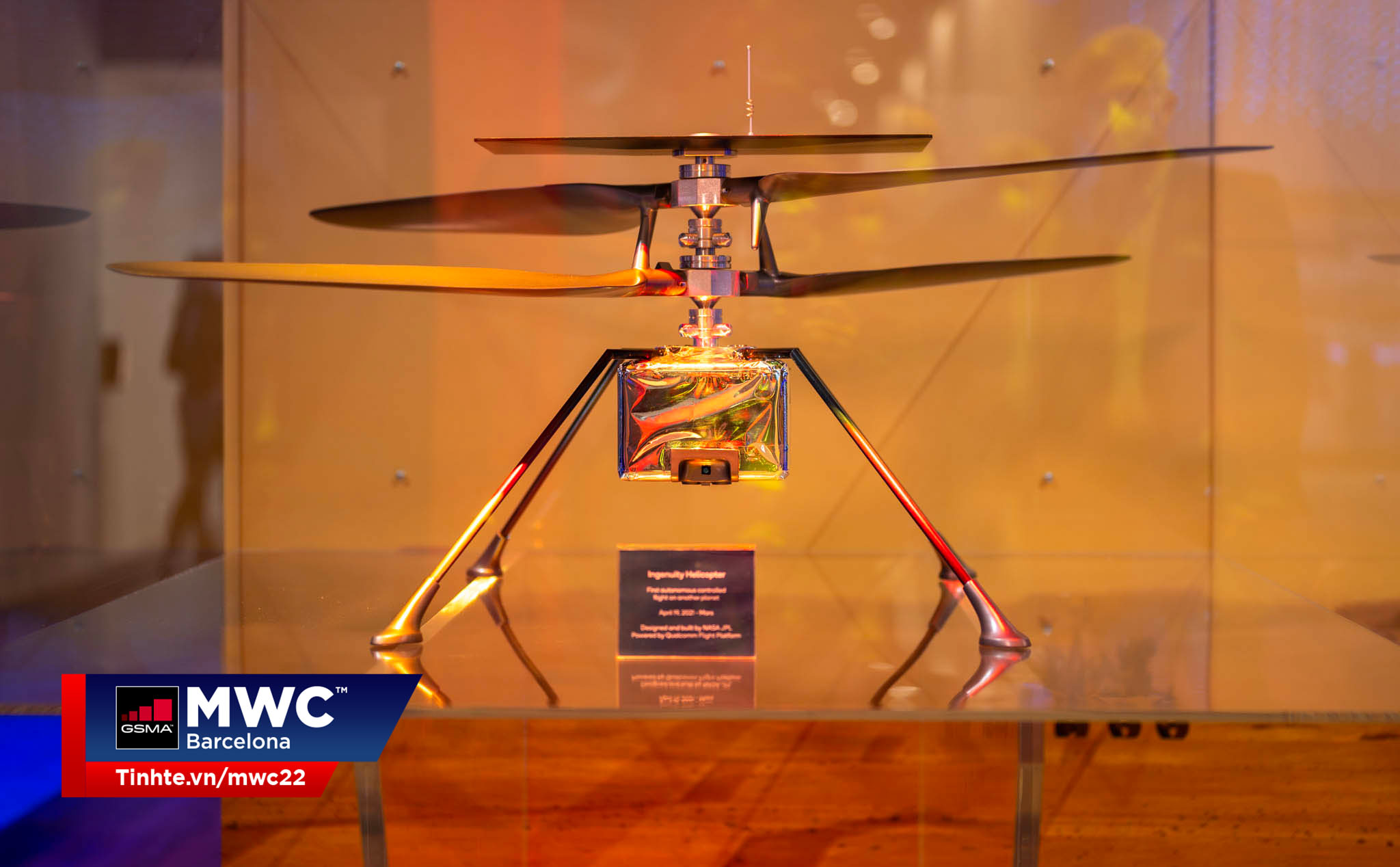 #MWC22: Trên tay mô hình trực thăng tự hành Ingenuity của NASA
