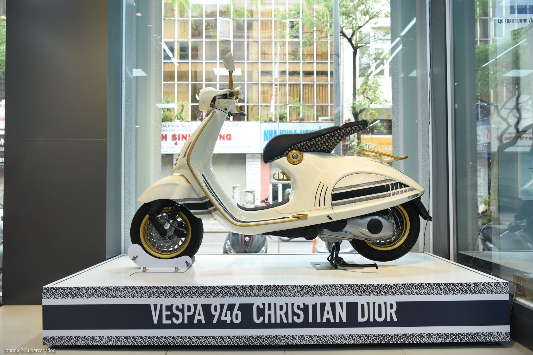 Piaggio Vespa X Christian Dior Scooter In Emily In Paris S02E06 Boiling  Point 2021
