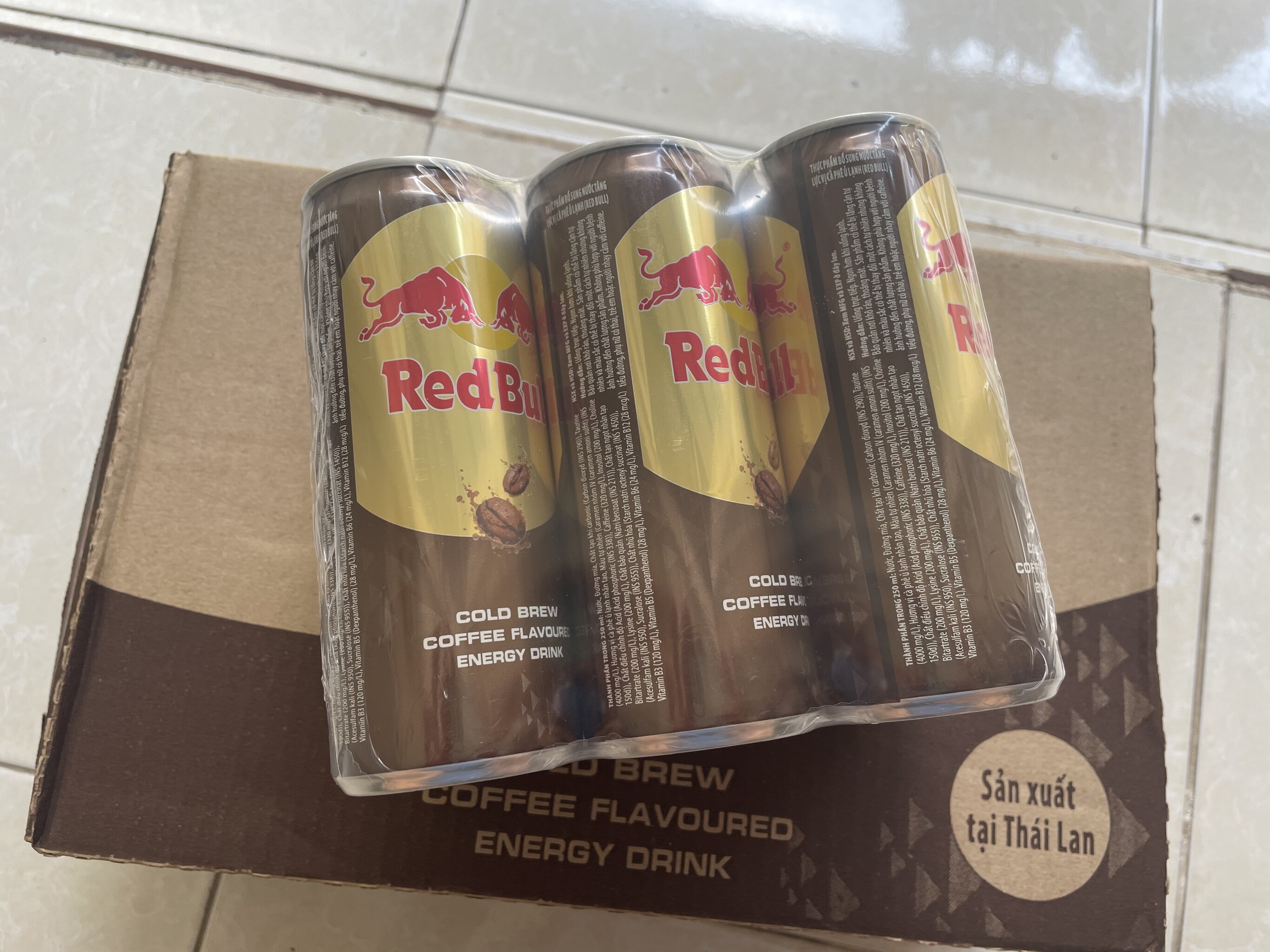 Trên tay Redbull vị cà phê ủ lạnh