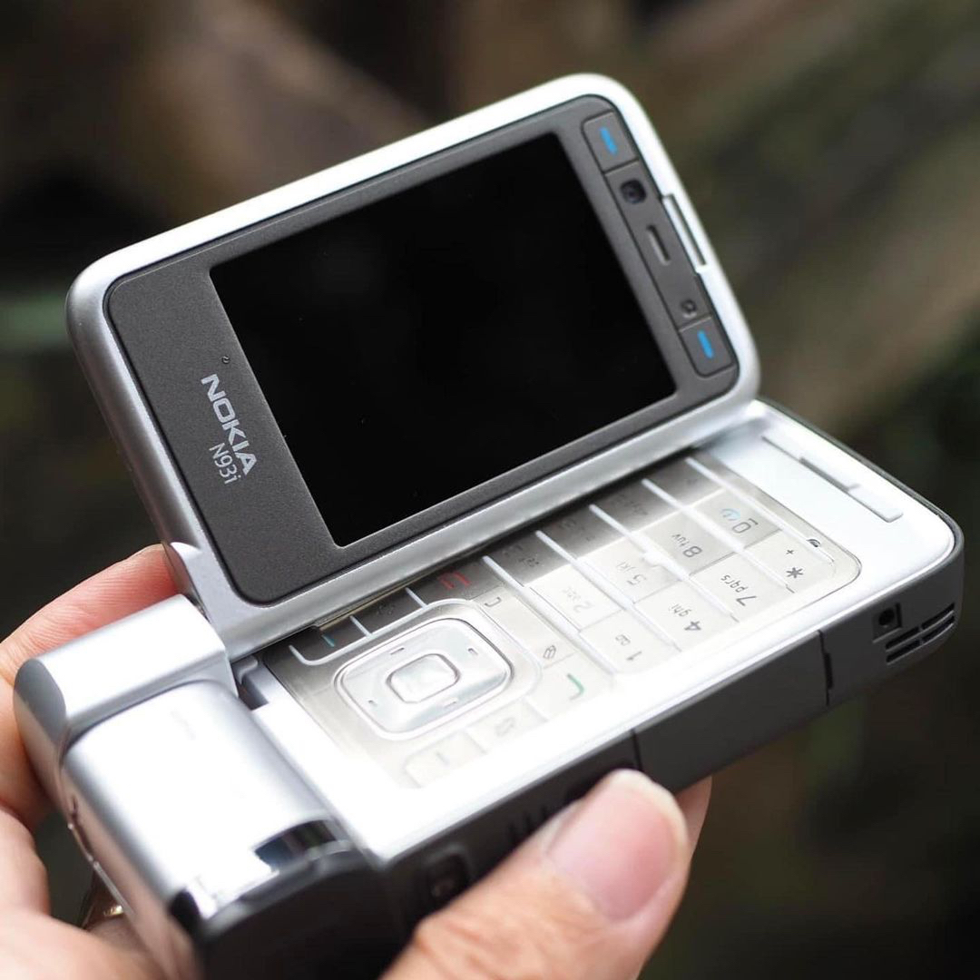 Trên tay Nokia N93i