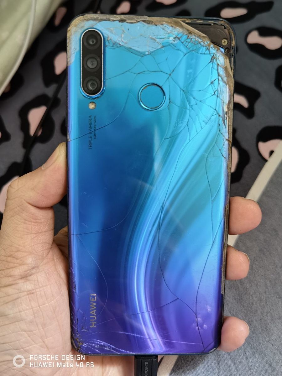 Huawei P30 Lite sau hơn 3 năm mua cho em gái ở tgdđ. Nó vừa xài vừa đập.