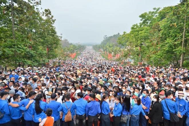 Hông lẽ lại trách vua Hùng