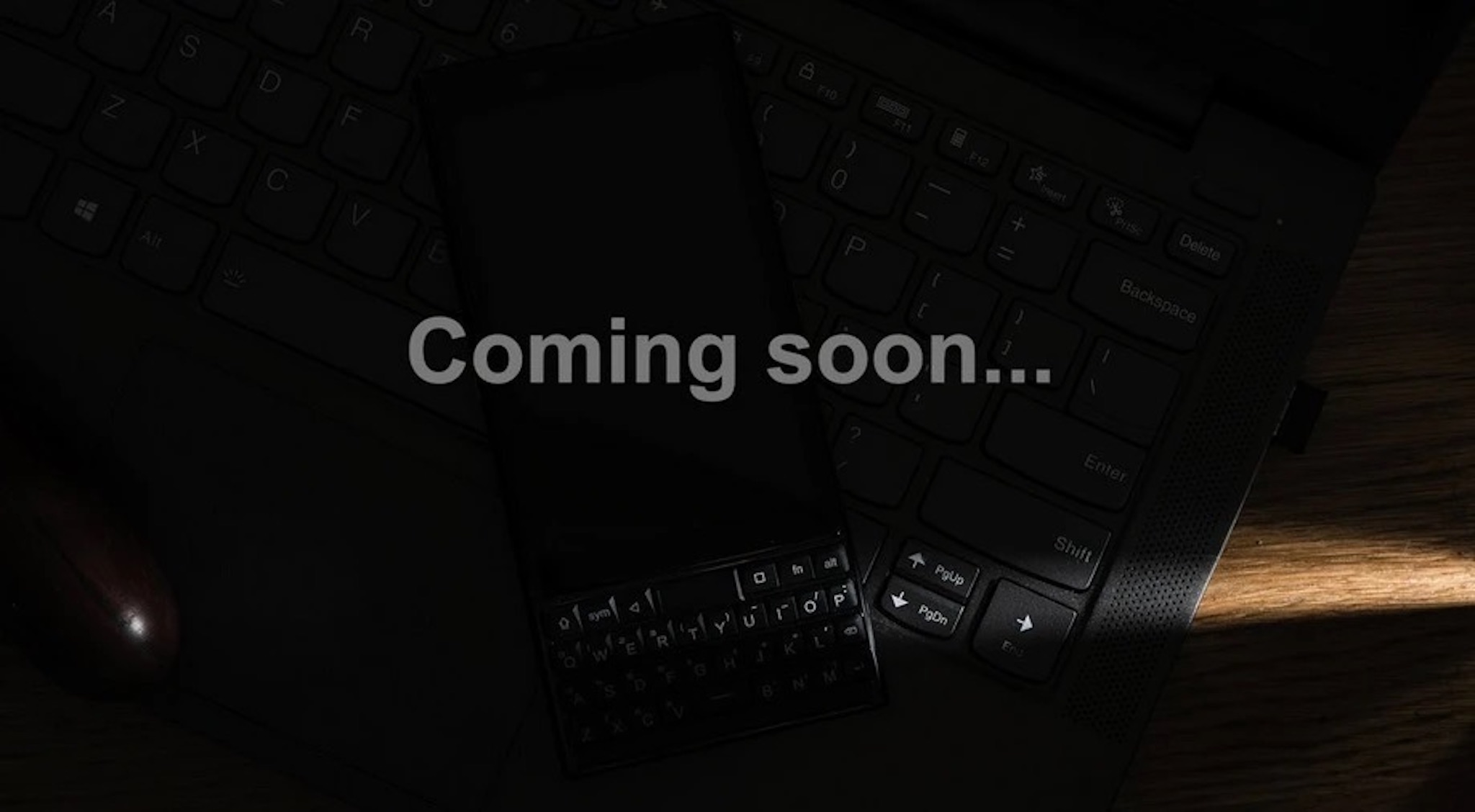 Unihertz sắp ra mắt một phiên bản "BlackBerry Key2" nhưng có 5G?