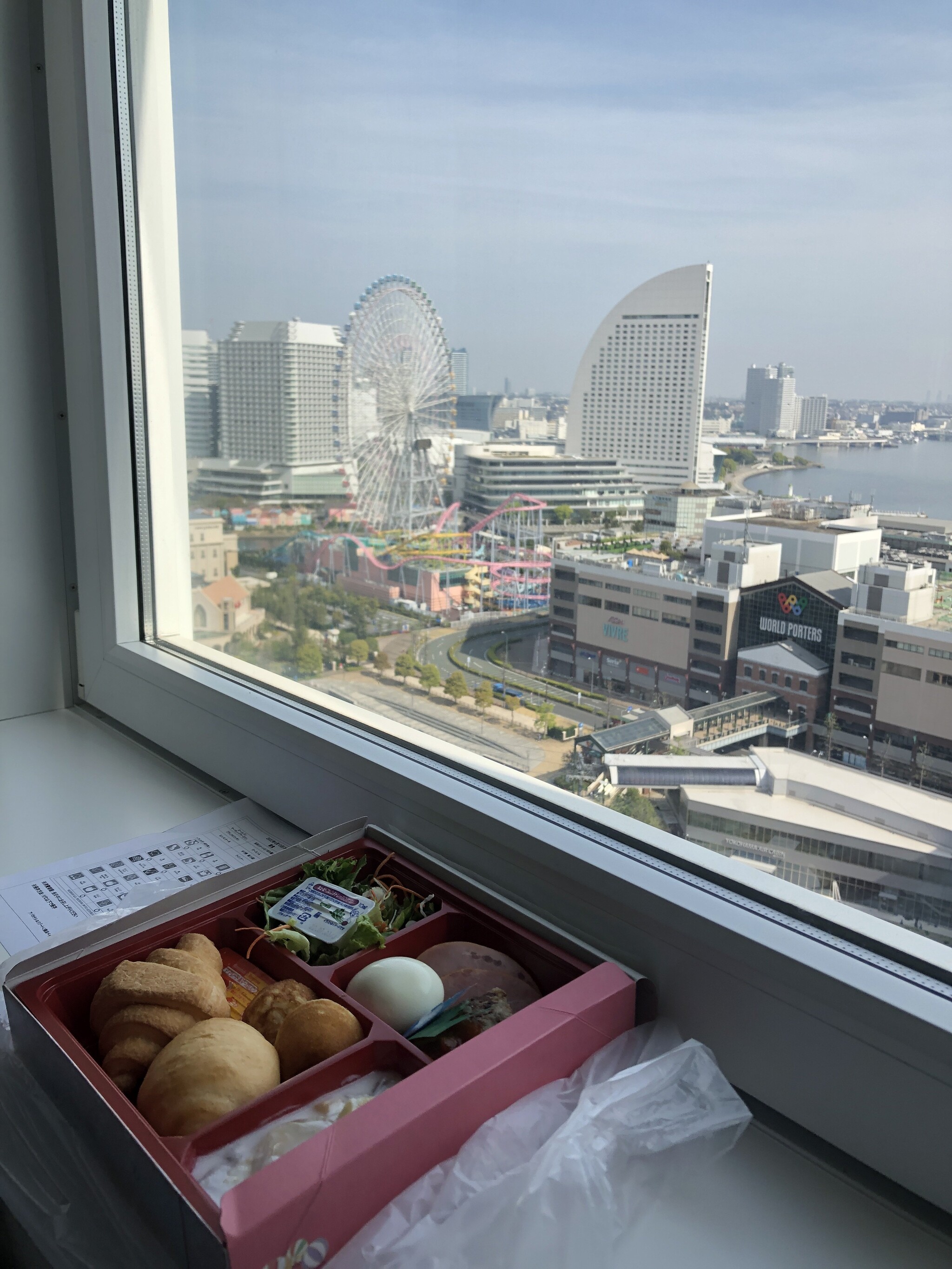 chiều Yokohama với view triệu đô từ tầng 20 khách sạn 4 sao APA Hotel&Resort Yokohama Bay Tower