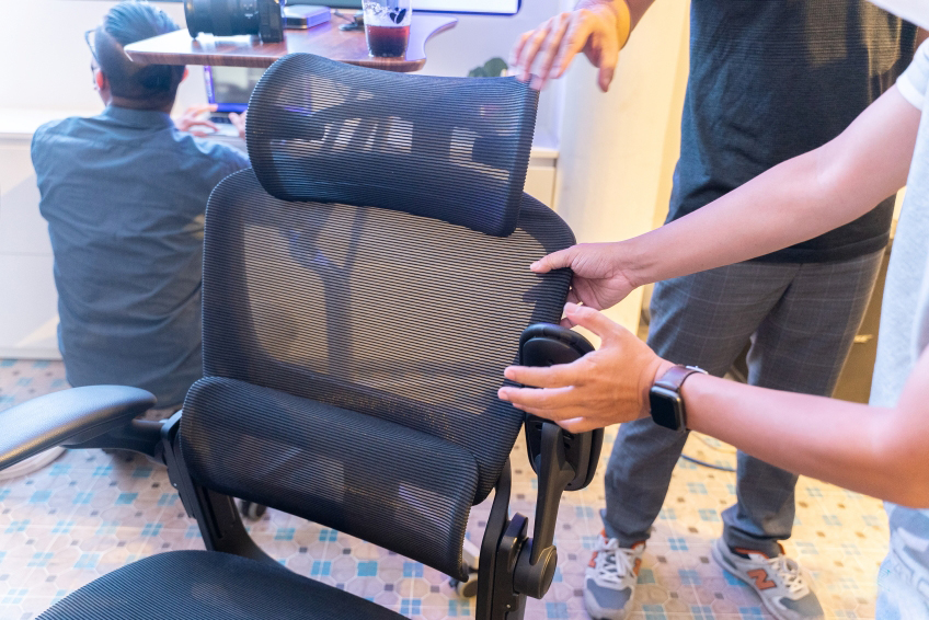 Epione Easy Chair - Kê tay 2D với chất liệu êm ái.jpg