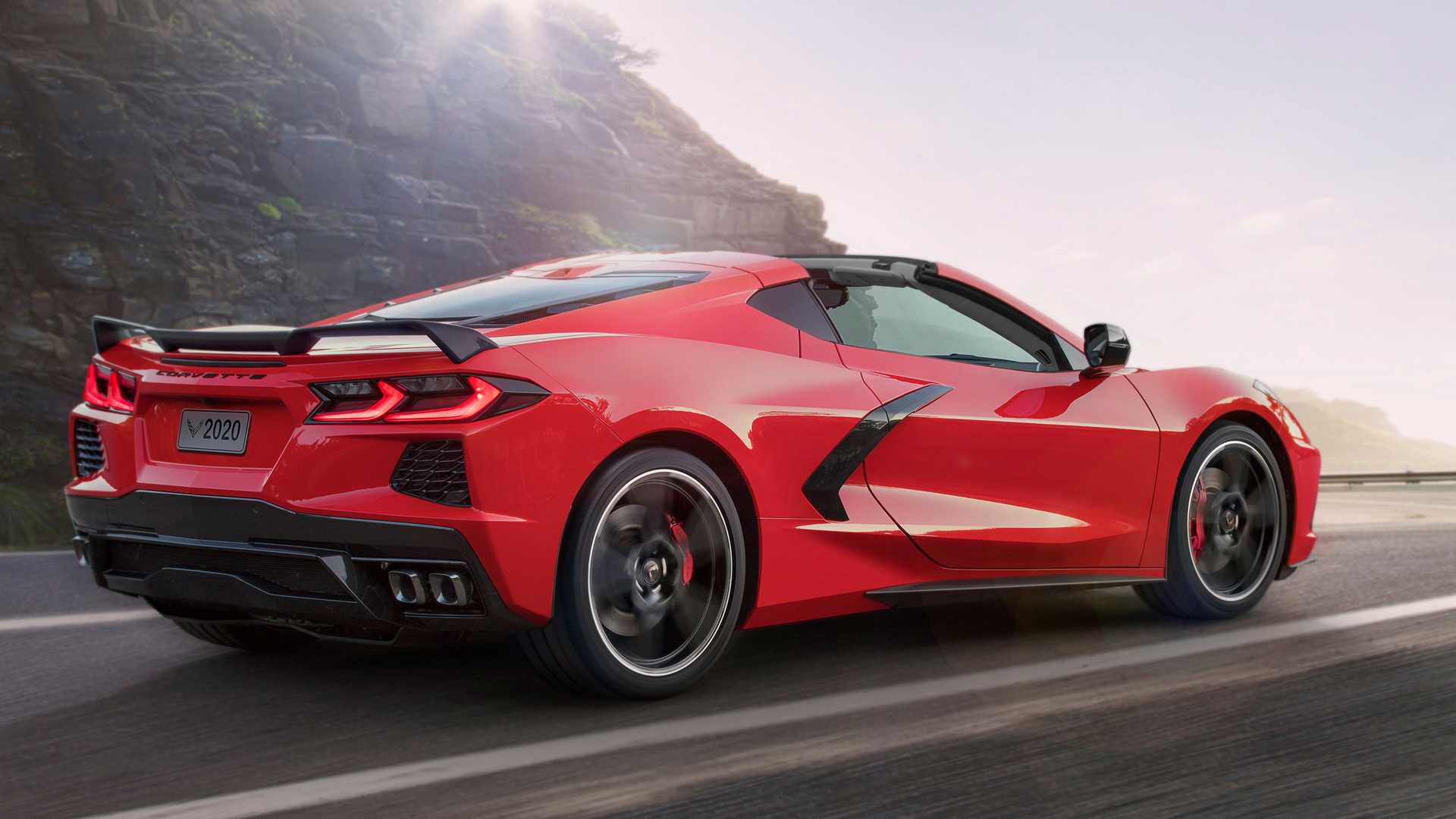 Biểu tượng cơ bắp Mỹ Corvette cũng sẽ được điện hóa, 2023 có bản hybrid, bản thuần điện ra mắt sau