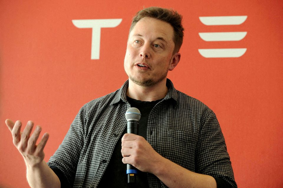 Elon Musk bán cổ phiếu Tesla 4 tỉ USD, muốn giảm lương CEO và hội đồng quản trị Twitter, kiếm...