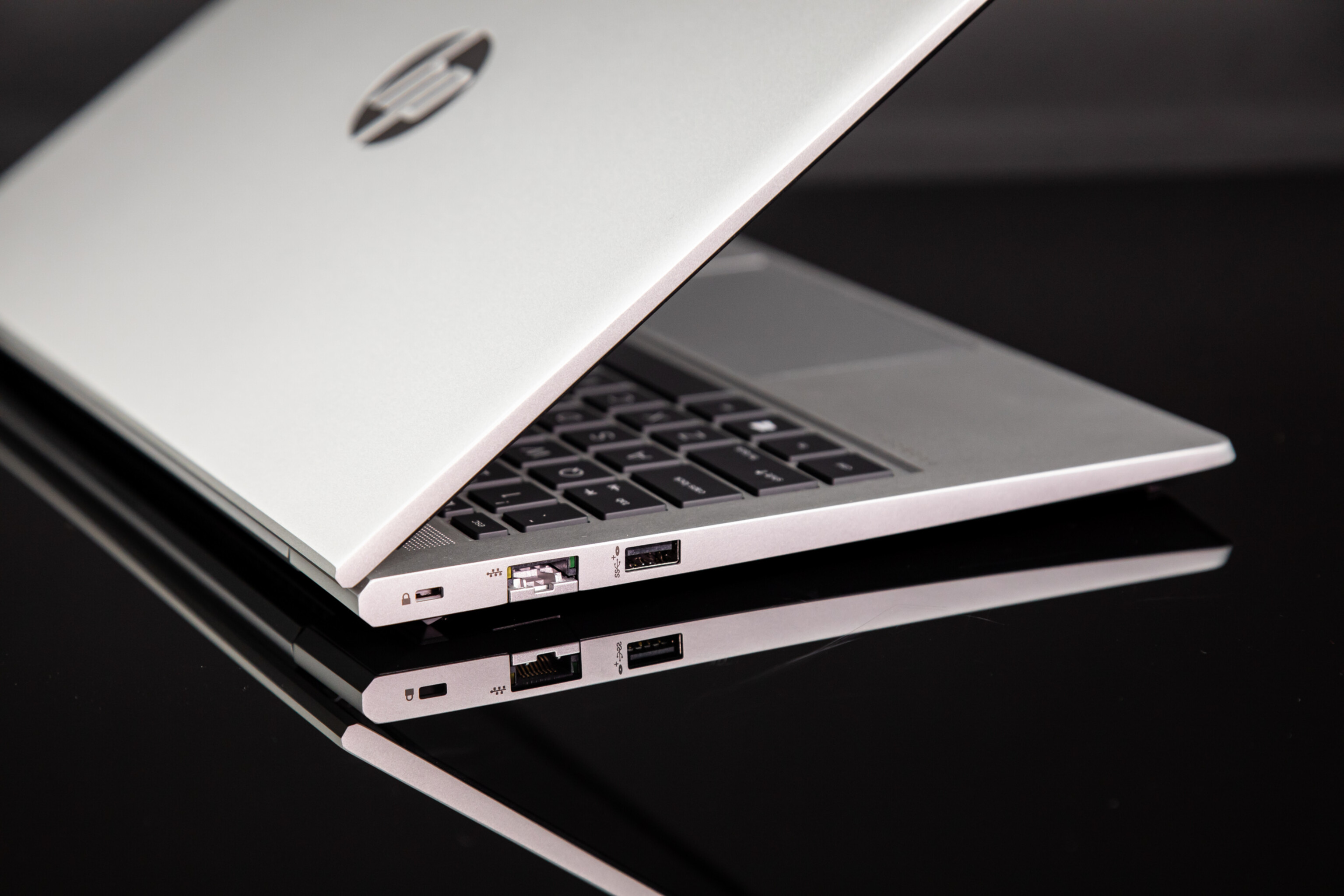 HP-ProBook-440-G8-5.jpg