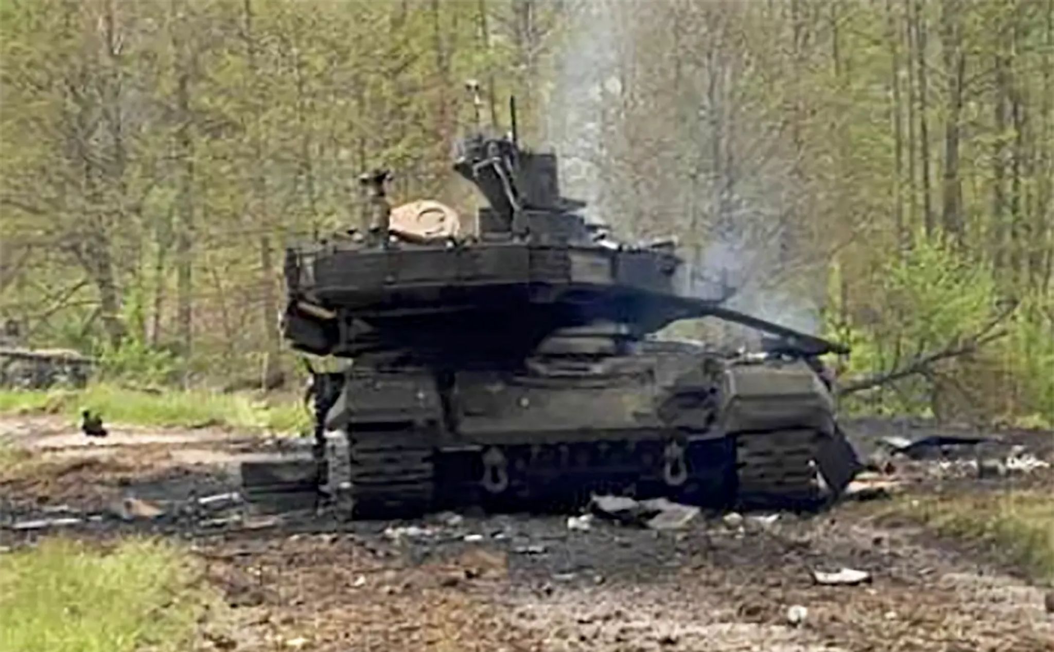 Tăng T-90M Proryv-3 hiện đại của Nga bị phá hủy trên chiến trường Ukraine