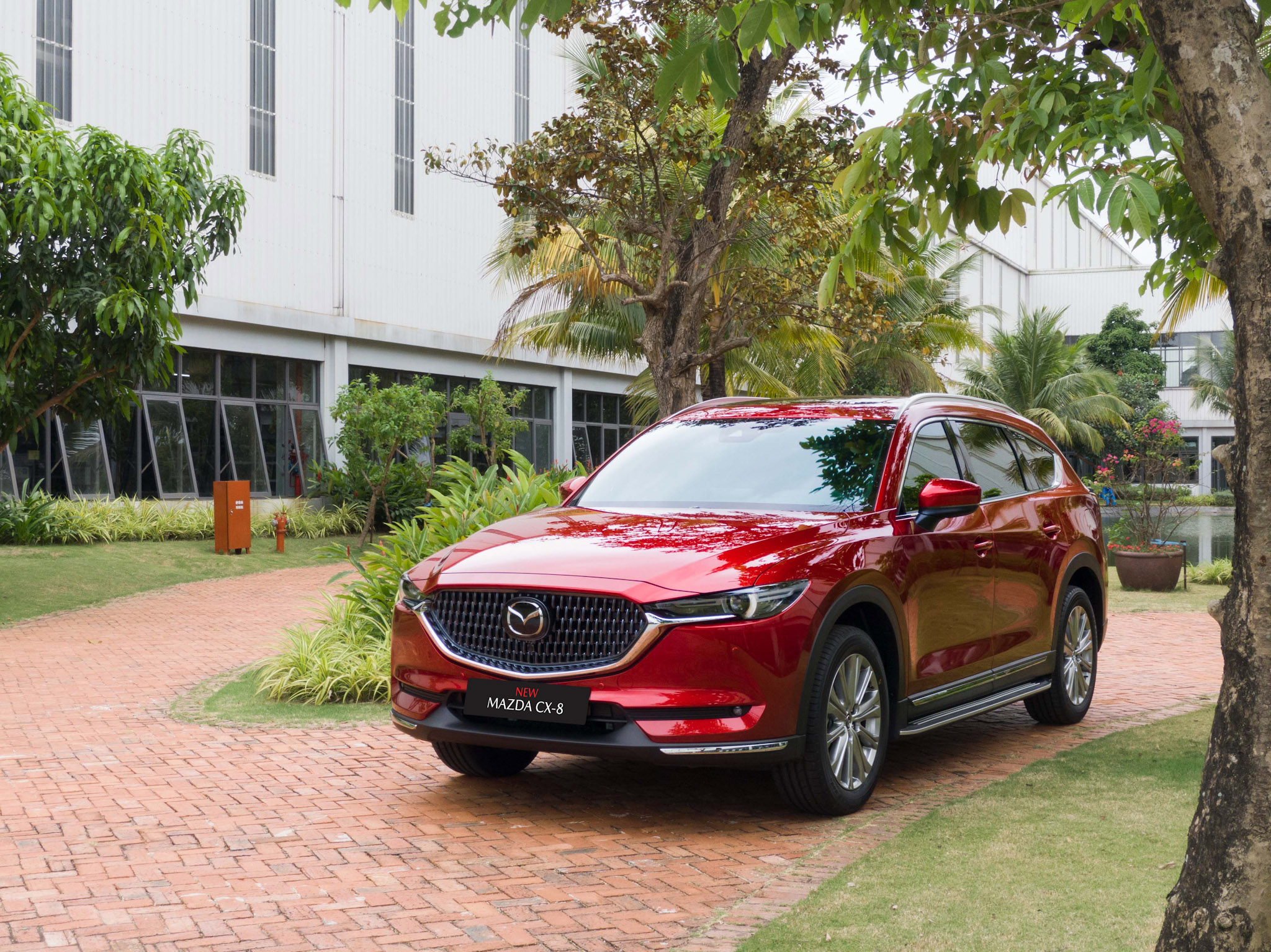 Mazda CX-8 2022 tại Việt Nam: thêm bản 6 chỗ, nhiều trang bị tiện nghi & an toàn, giá từ 1,079 tỷ