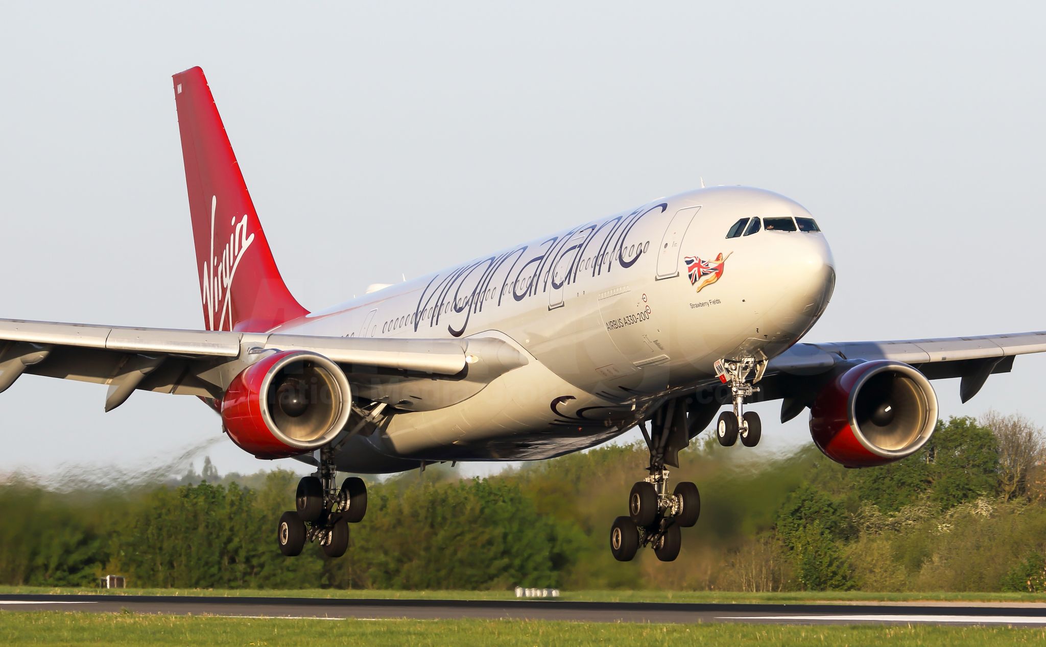 Máy bay của Virgin Atlantic quay đầu "đổi tài" vì phi công ... chưa thi xong