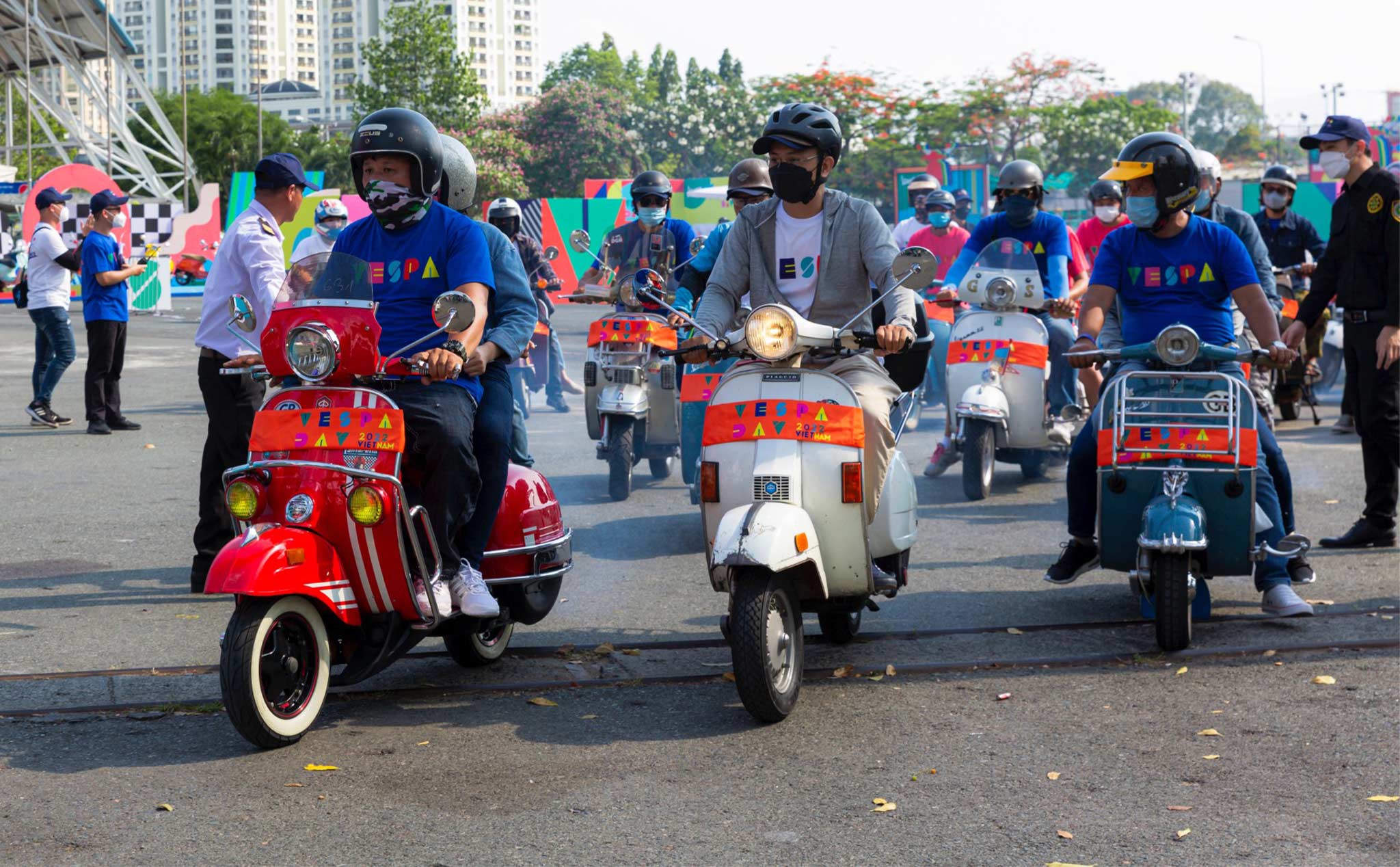 Hình ảnh ngày hội Vespa thường niên đầu tiên được tổ chức tại Việt Nam