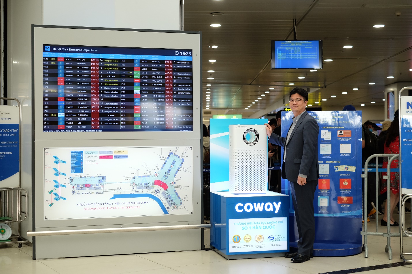 [QC] Coway Vina trao tặng 24 máy lọc không khí cho Sân bay Quốc tế Nội Bài