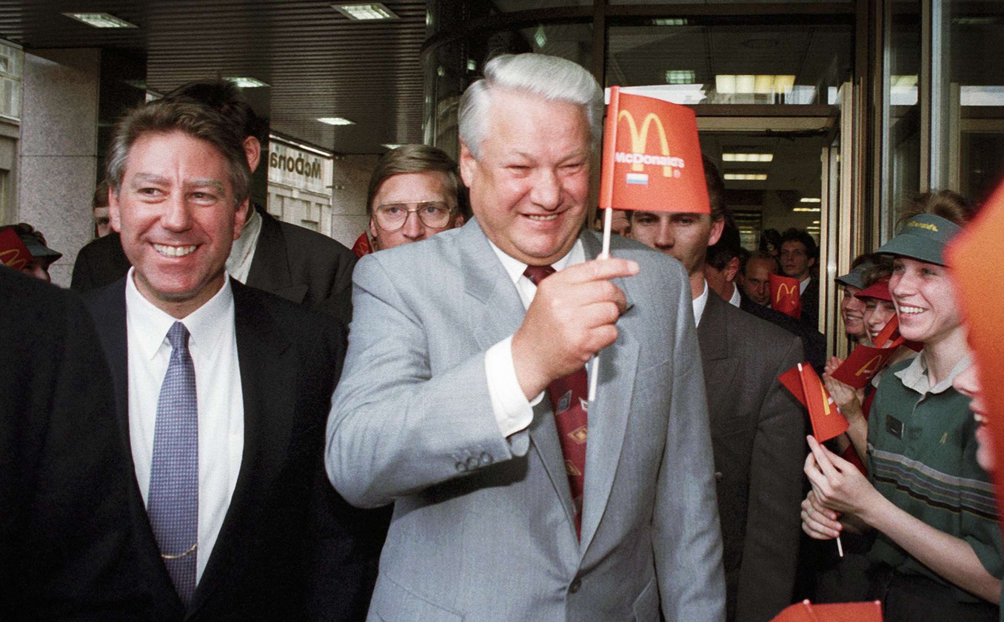 McDonald's đóng cửa vĩnh viễn tại Nga sau 32 năm, thế nhưng chuyện không chỉ về chiếc bánh burger
