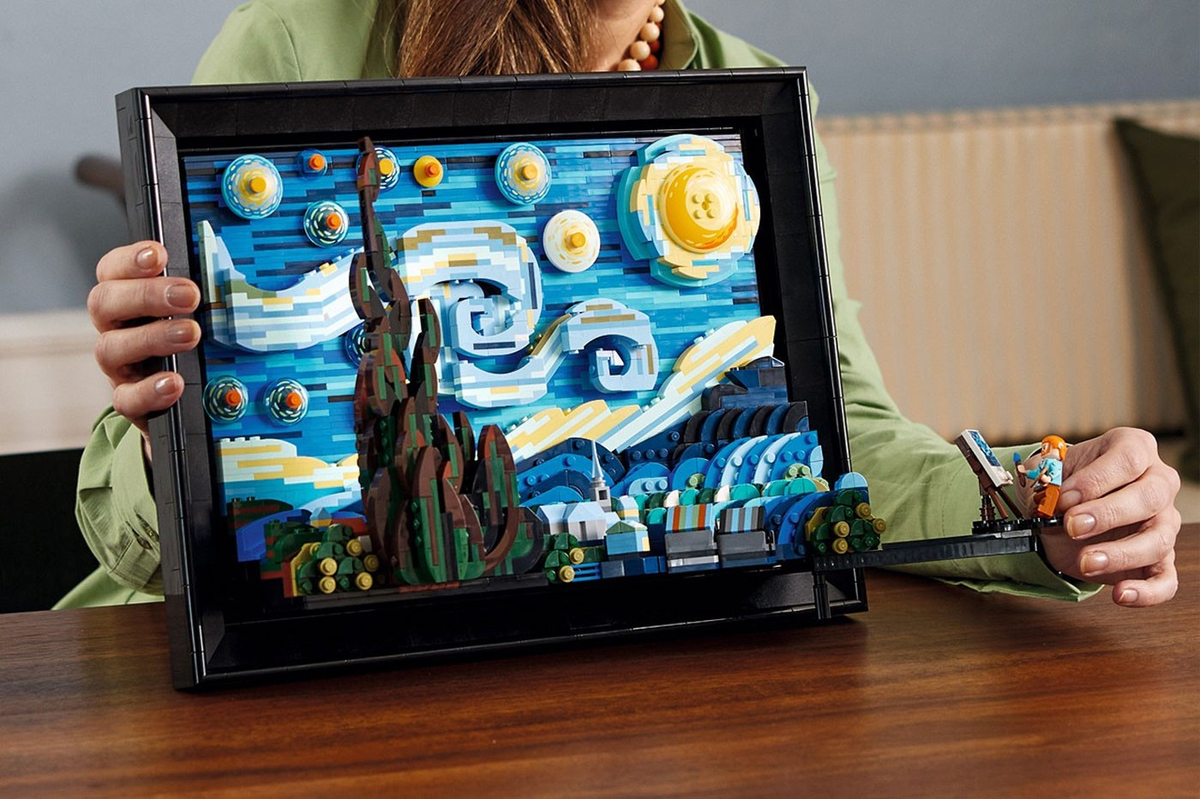 LEGO làm phiên bản tranh "The Starry Night" của van Gogh