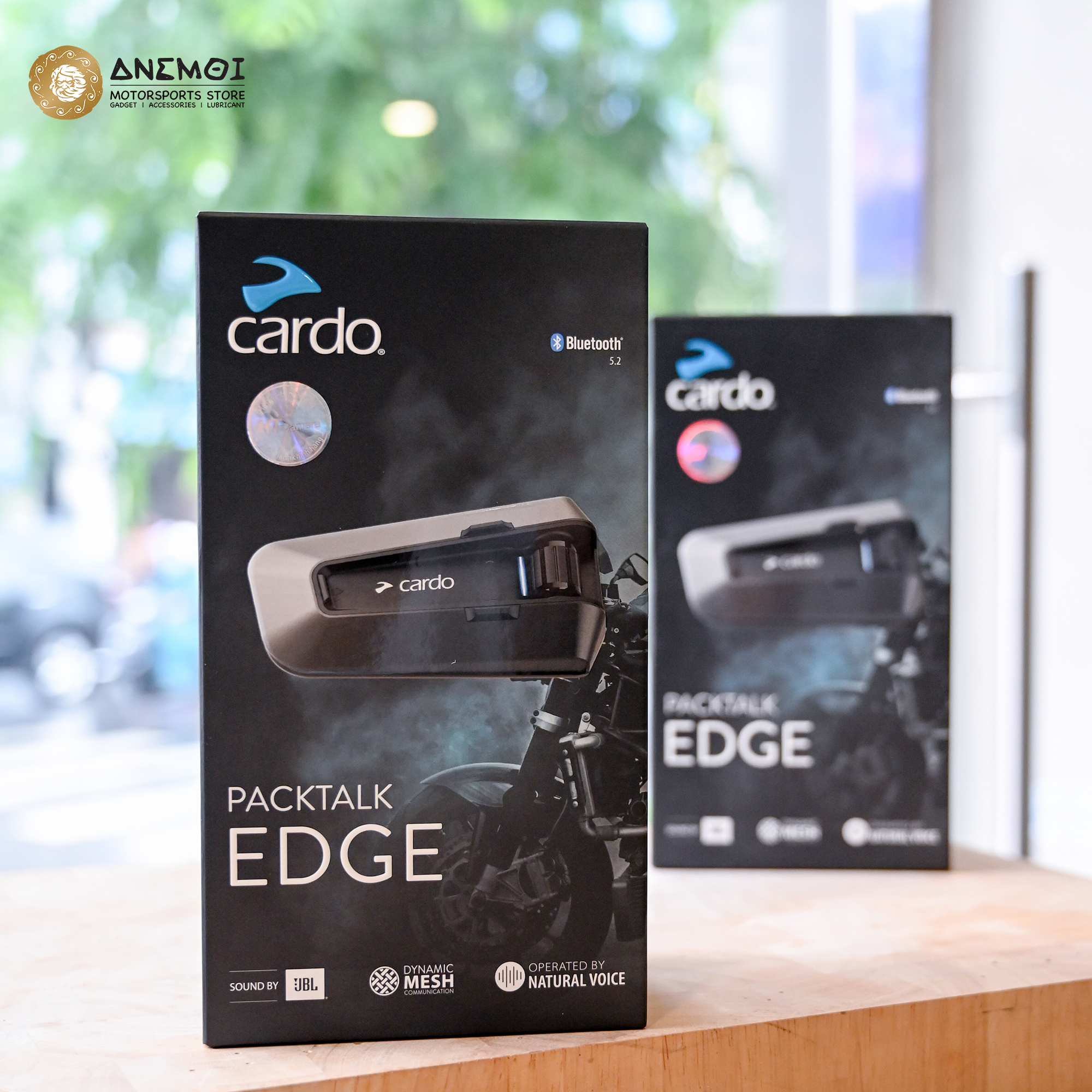 Trên tay nhanh thiết bị tai nghe, bộ đàm CARDO EDGE 2022