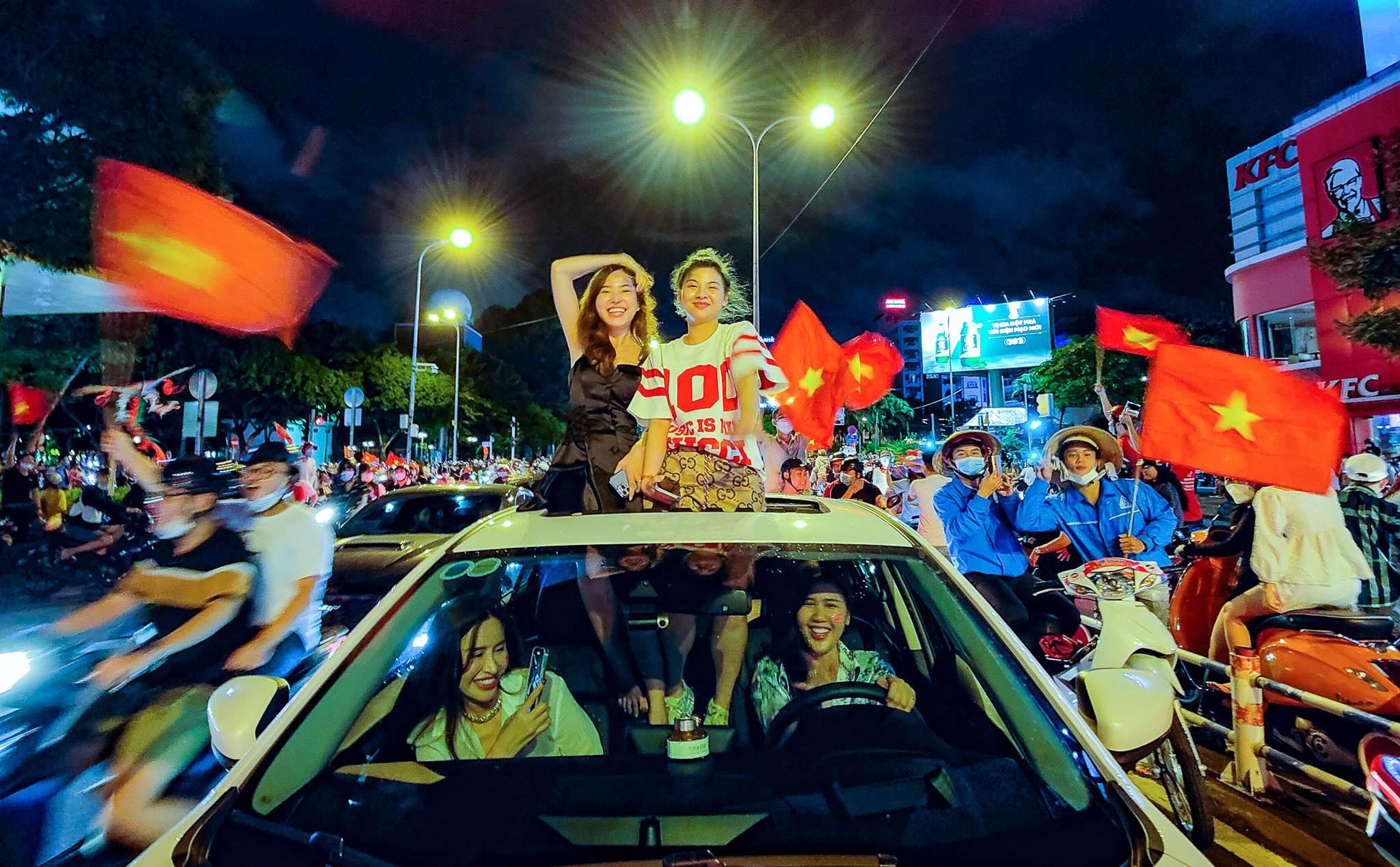 Ảnh - Một vài cảnh hoàng hôn đến đêm Sài Gòn - Find X5 Pro