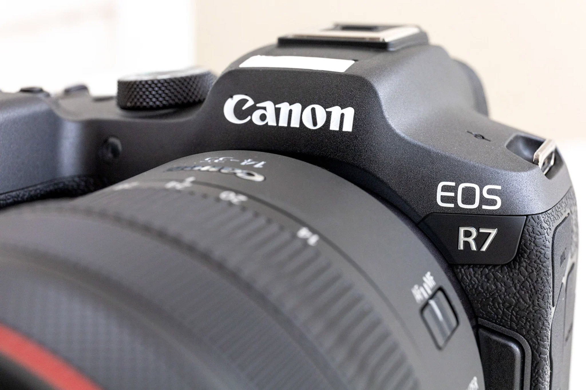 Canon_EOS_R7_3.jpg
