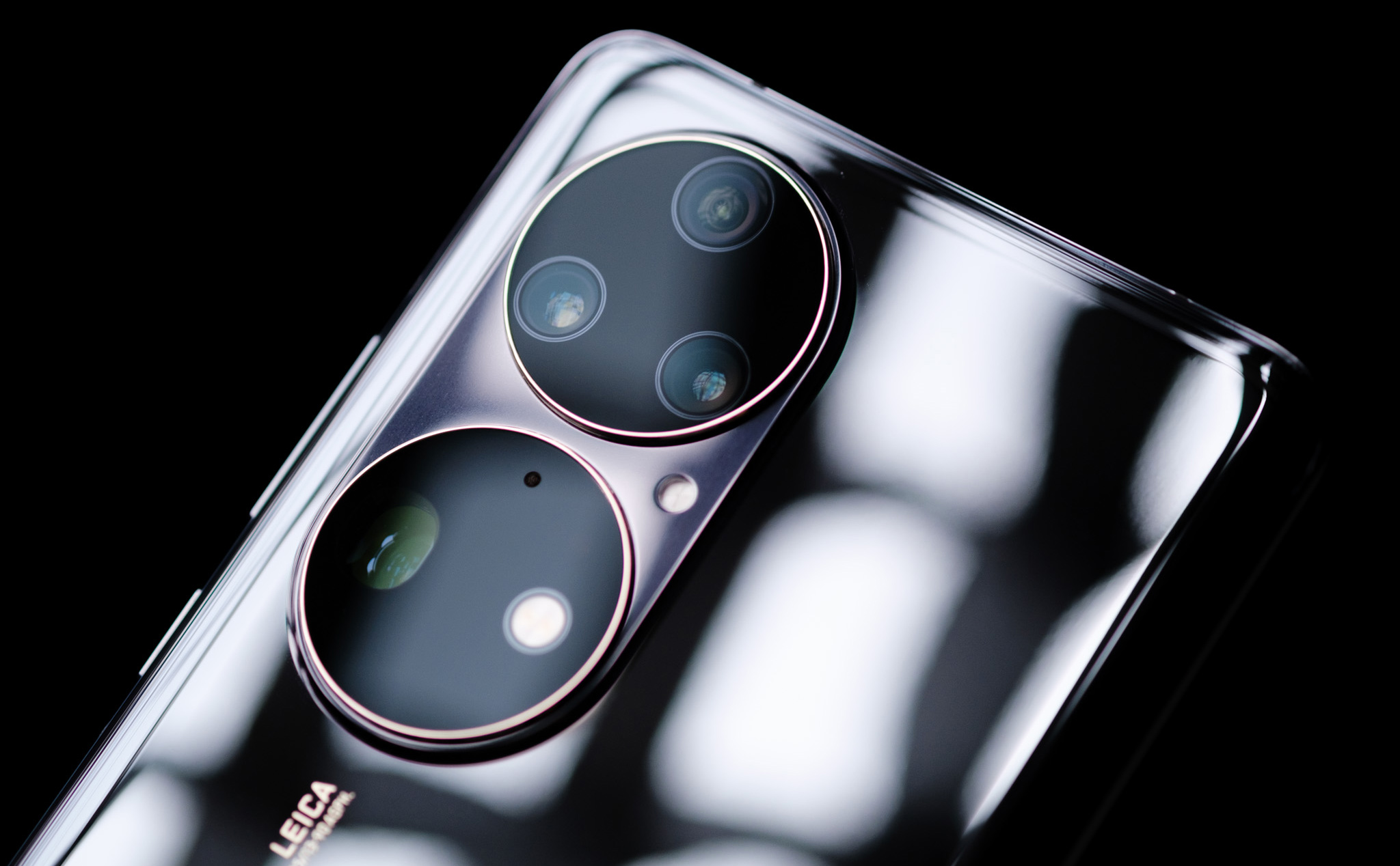 Huawei xác nhận ngừng hợp tác với Leica