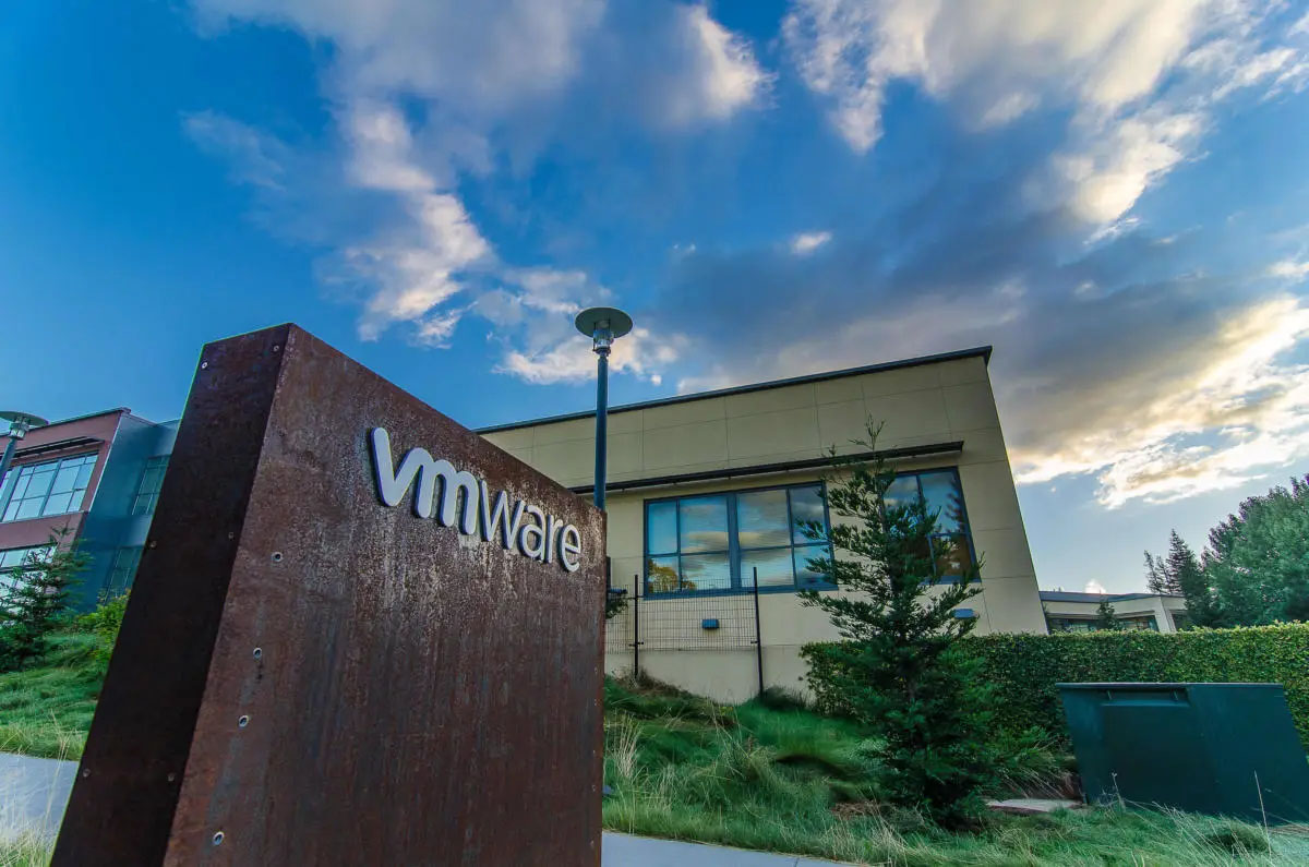 Broadcom bỏ 61 tỷ USD mua VMware: Thương vụ không thua kém Nvidia mua ARM về quy mô