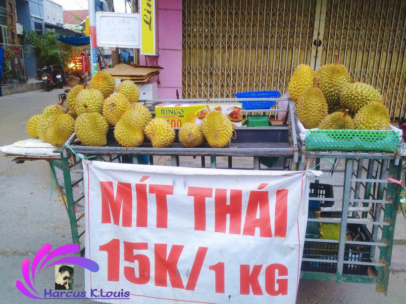 Mít nhà người ta lạ quá