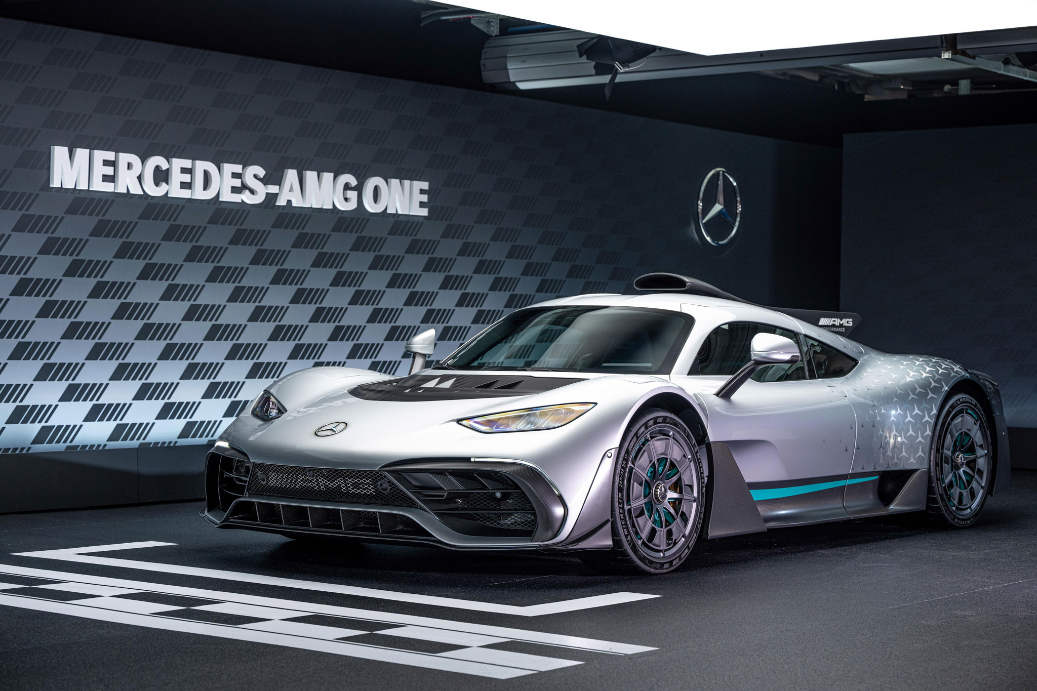 Siêu xe 3 triệu Đô Mercedes-AMG One: Đầy đủ những tinh hoa của bộ môn