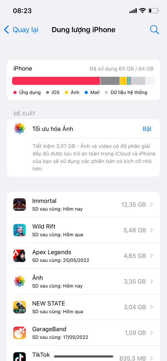 Xoá bớt mấy app linh tinh + game linh tinh để tải game chơi chính,4 con game = 25gb,kinh thật =)) t