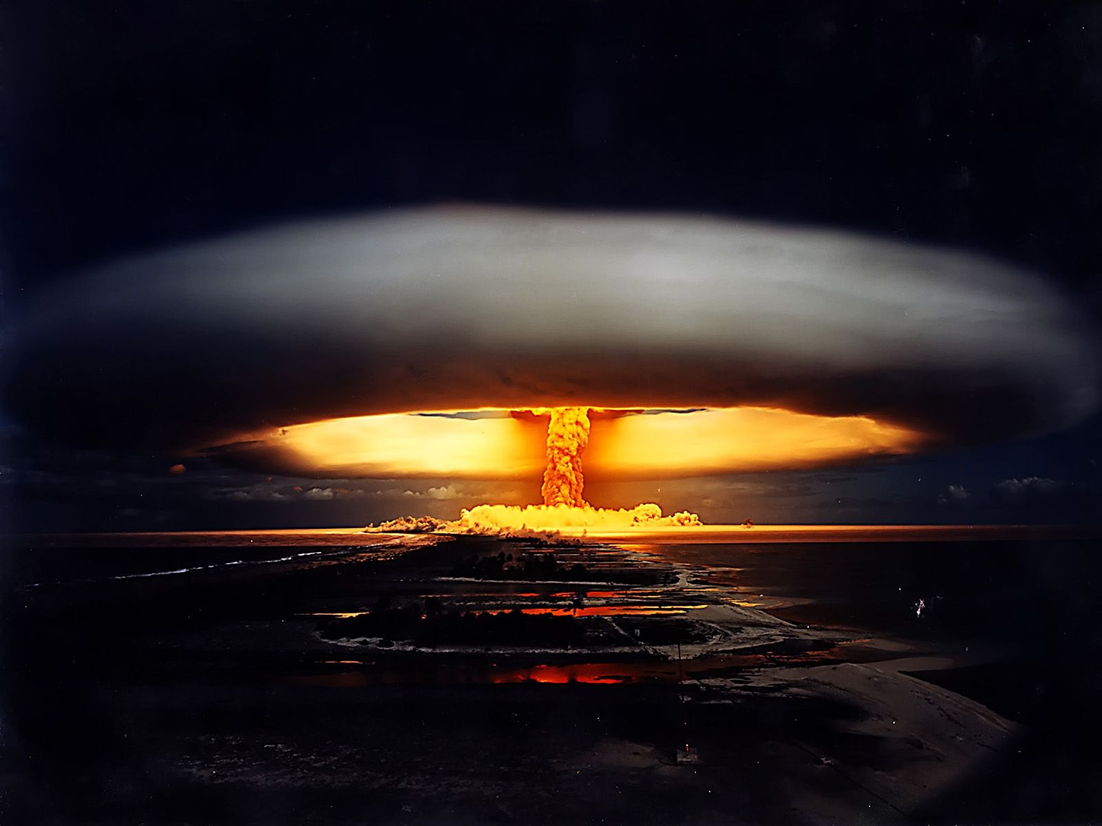 Infographic: 10 vụ thử bom hạt nhân lớn nhất thế giới
