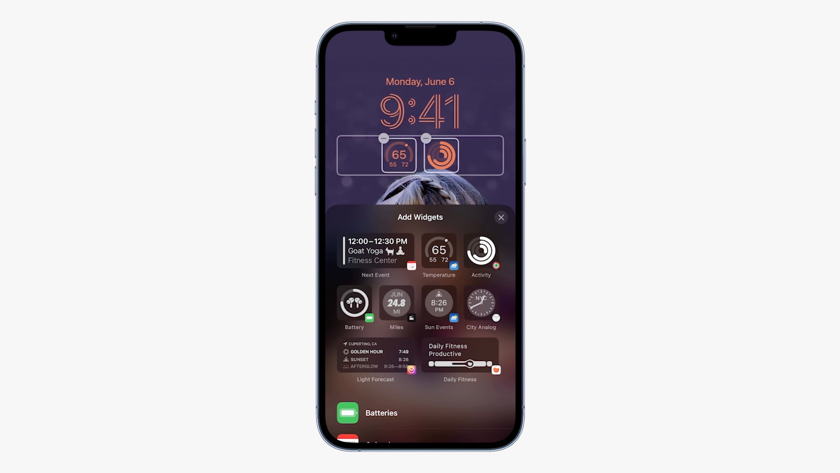 Lock screen widget. Виджеты на айфон. IOS 16 локскрин. Виджеты на заблокированном экране айфон. IOS 16 экран блокировки.