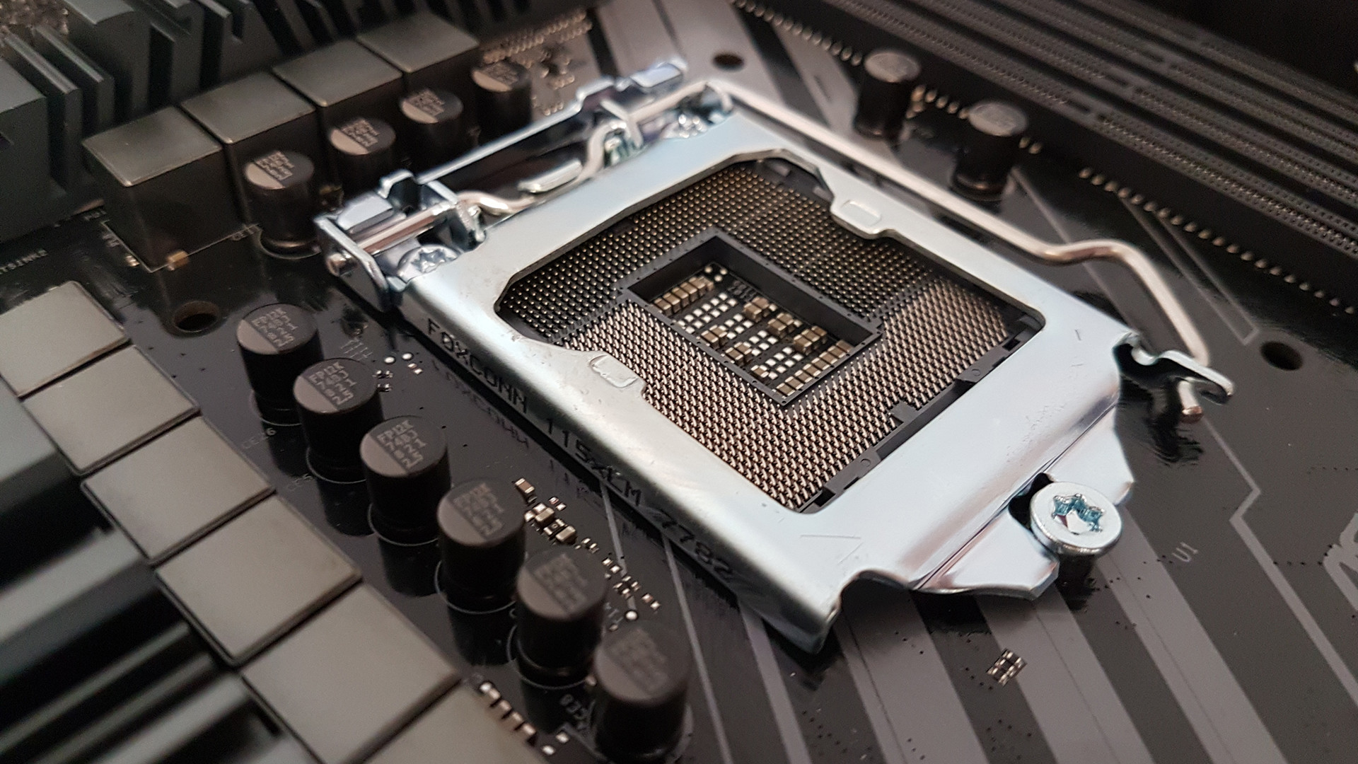 Mainboard chipset Intel Z790 và H770 sẽ có phiên bản chạy DDR4 và DDR5