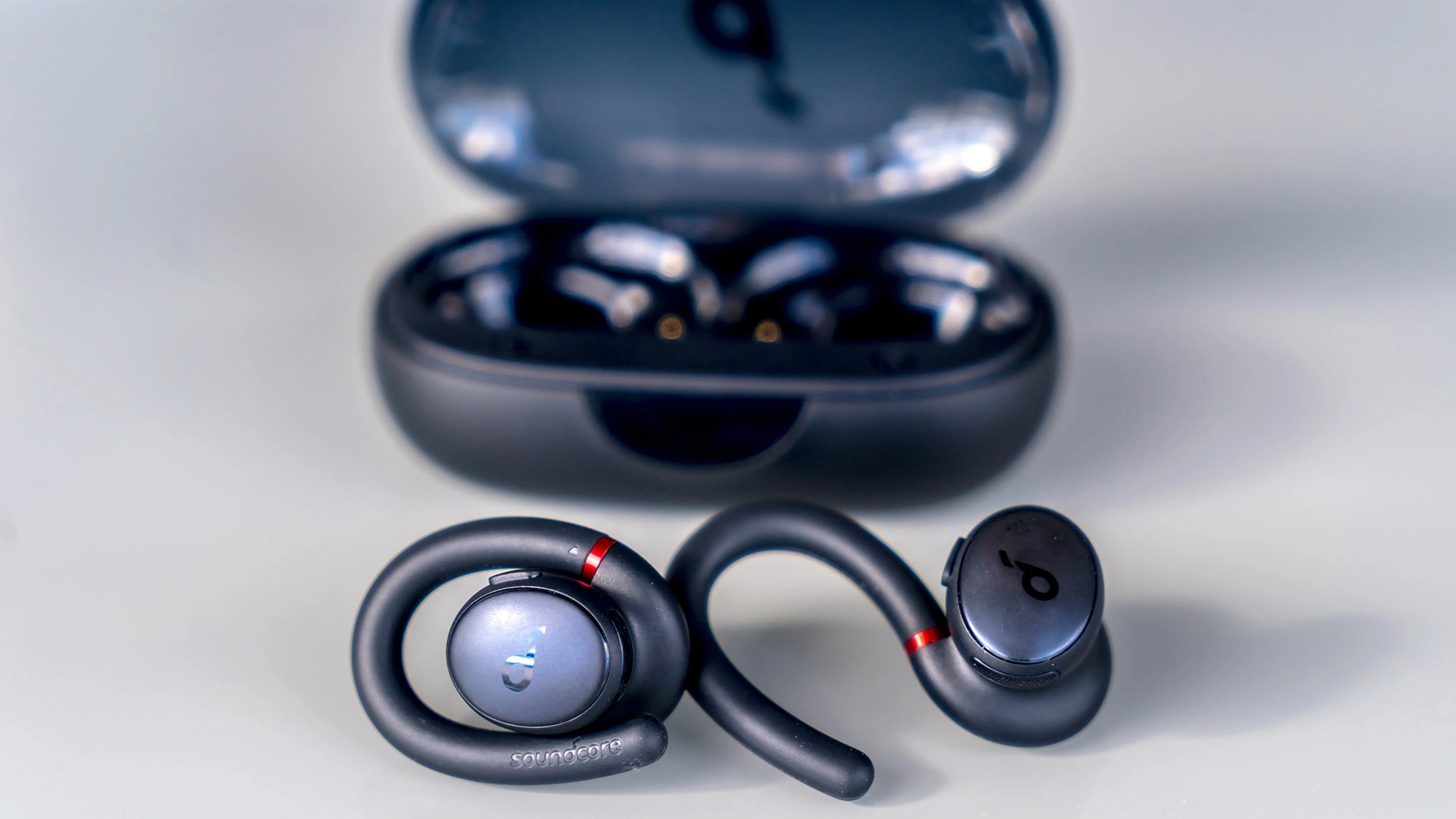 Anker ra mắt tai nghe true wireless Soundcore Sport X10: earhook xoay dễ đeo, IPX7, pin 32h, $79