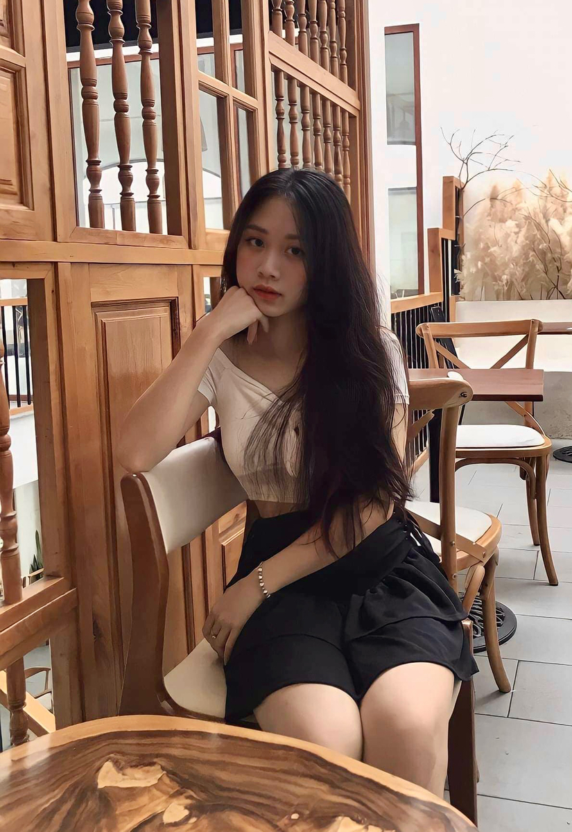 Cuối tuần đi caffe, lướt itinhte và ngắm girl xinh