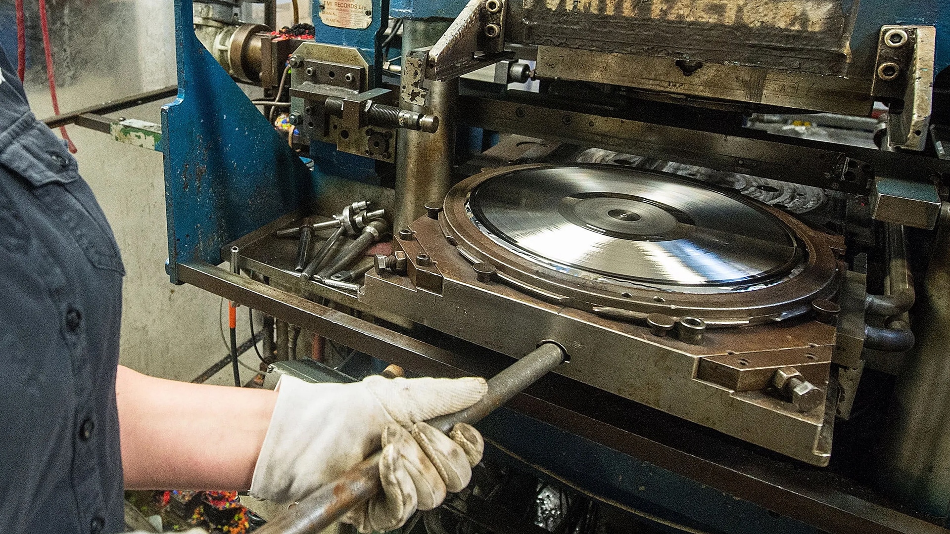 MoFi và Music Direct chính thức mở thêm nhà máy dập đĩa ở California