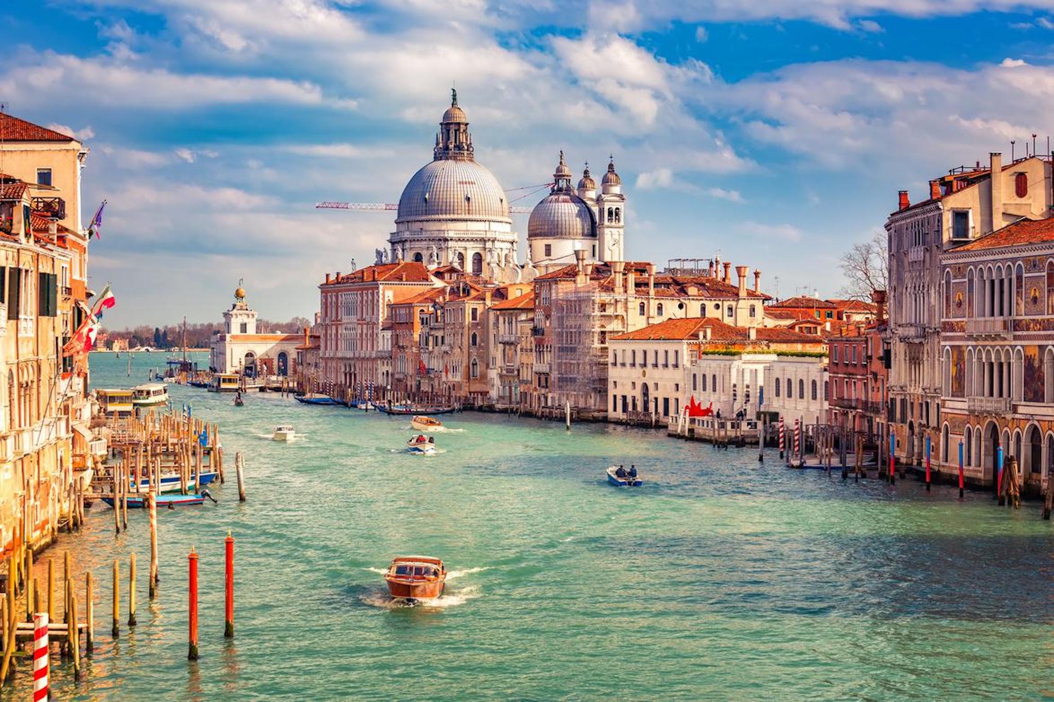 Thành phố Venice bắt đầu có kế hoạch loại bỏ khách du lịch giá rẻ