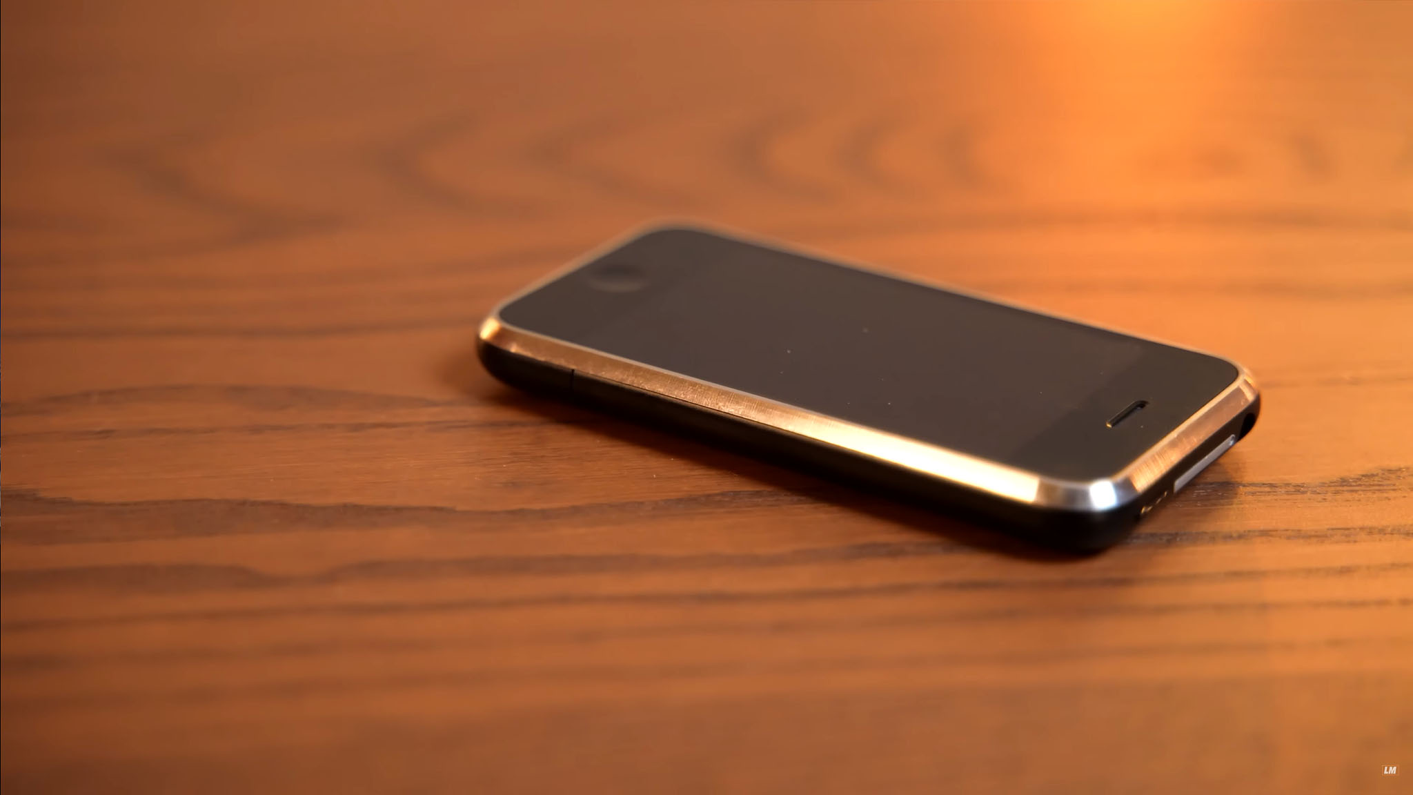 Cận cảnh những bản mẫu iPhone đầu tiên, có chiếc giá lên tới nửa triệu USD