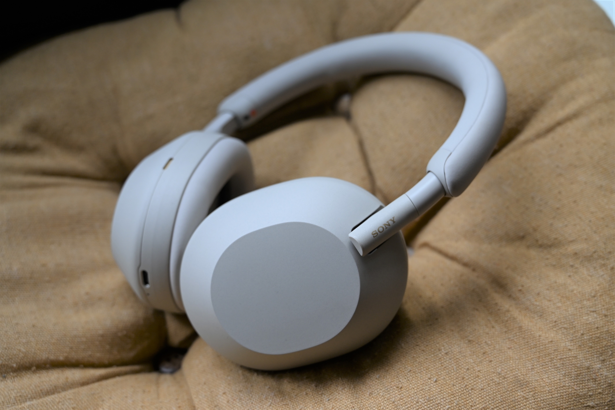 Trải nghiệm tai nghe chống ồn Sony WH-1000XM5