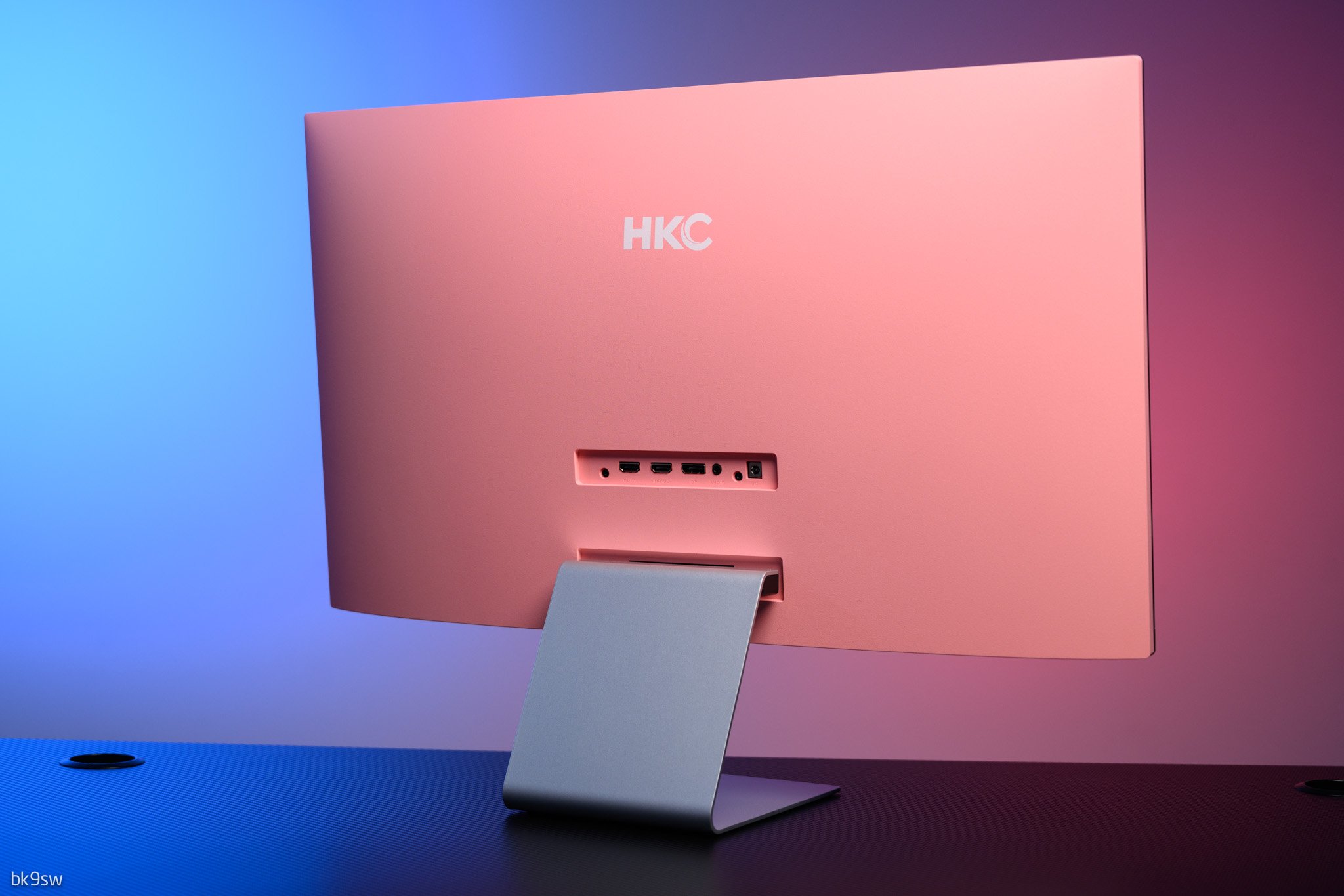 Trải nghiệm màn hình HKC MG27S9Q - màu hồng pastel và tấm nền IPS chất lượng